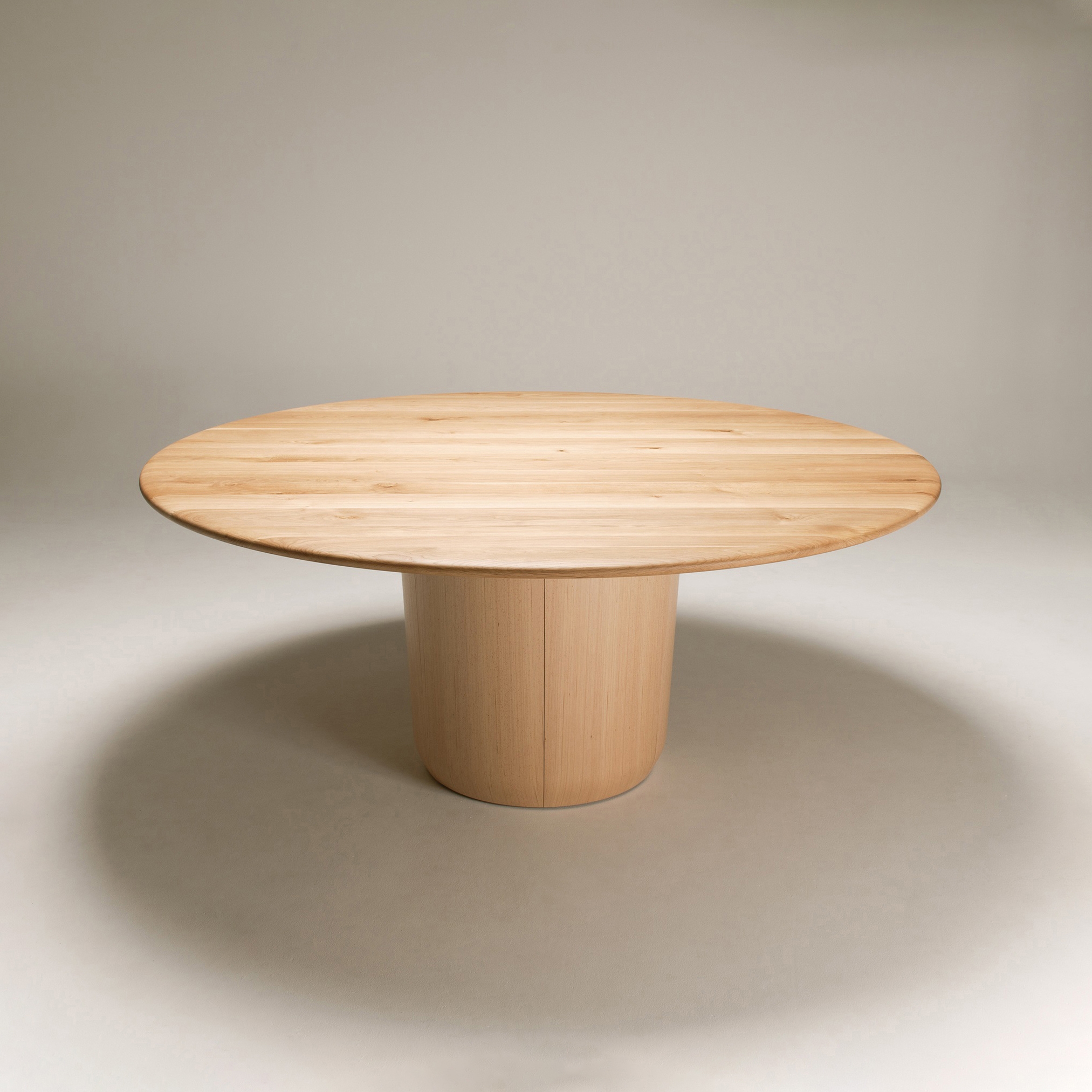 One dining round table