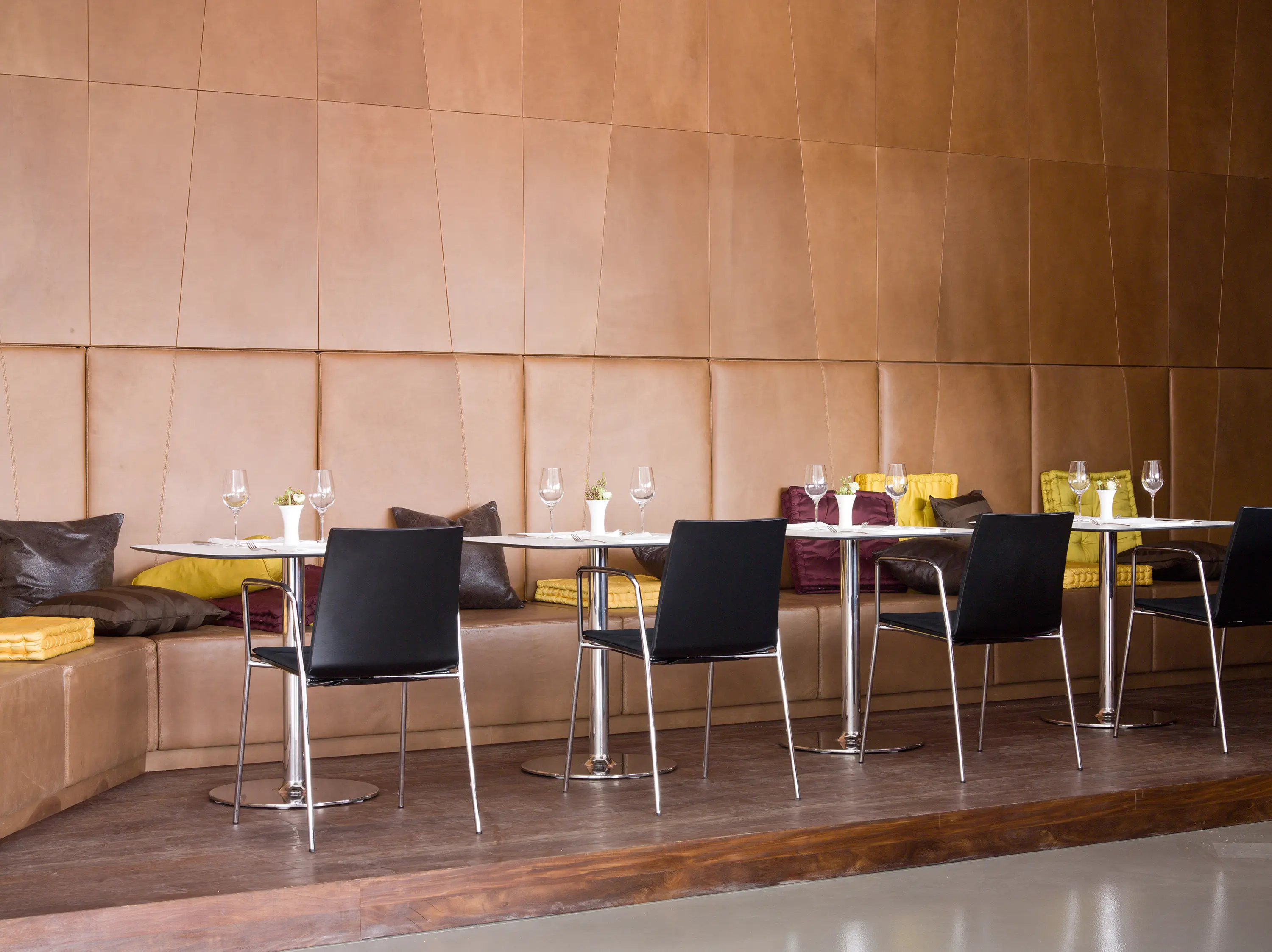 Wiesner-Hager - update_b Stacking chair