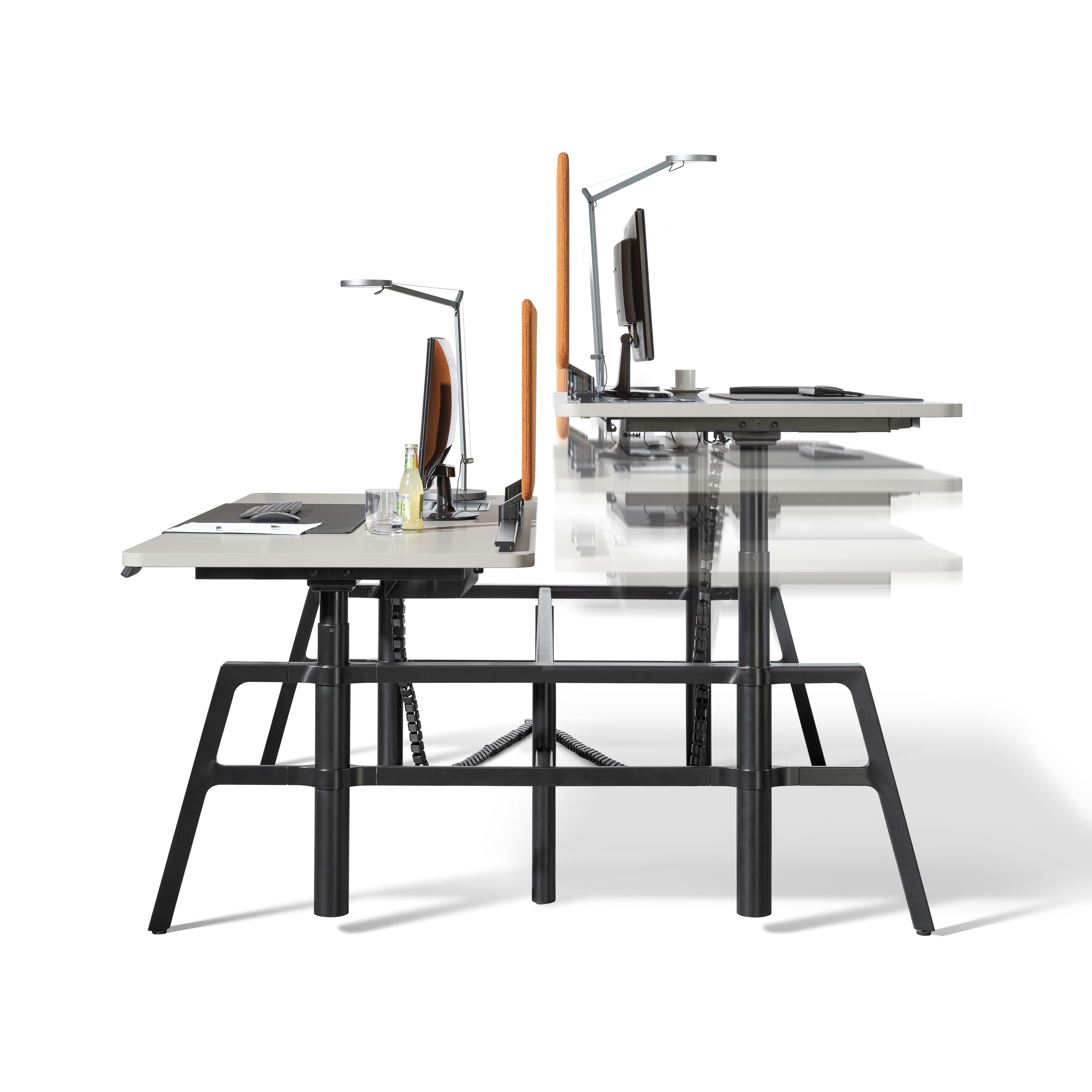 Mostra il prodotto etio dual workspace electrically height-adjustable del produttore Wiesner-Hager