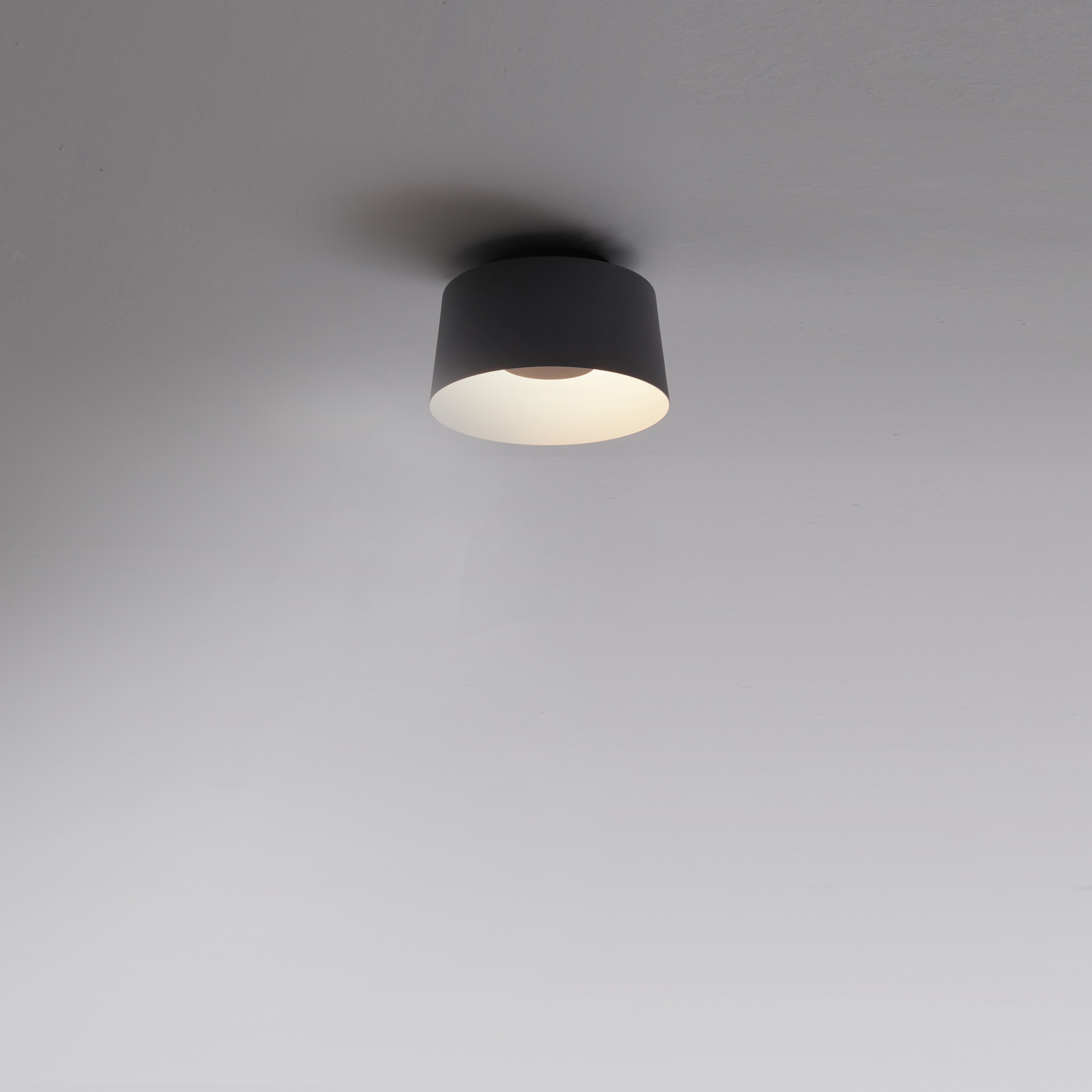 Mostrar el producto Tube 6100 Ceiling lamp del fabricante Vibia