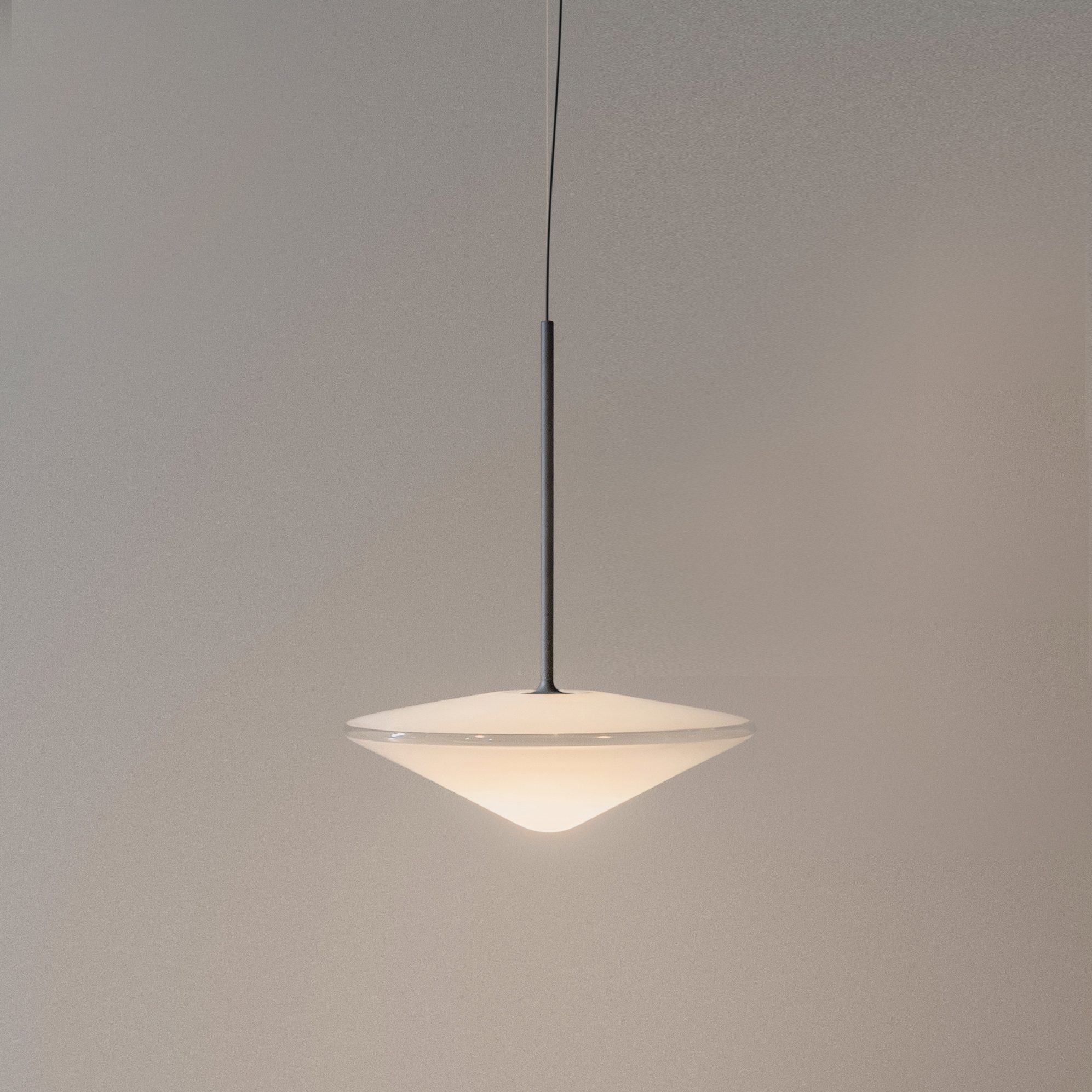 Display product Tempo 5780 Hanging lamp from manufacturer Vibia