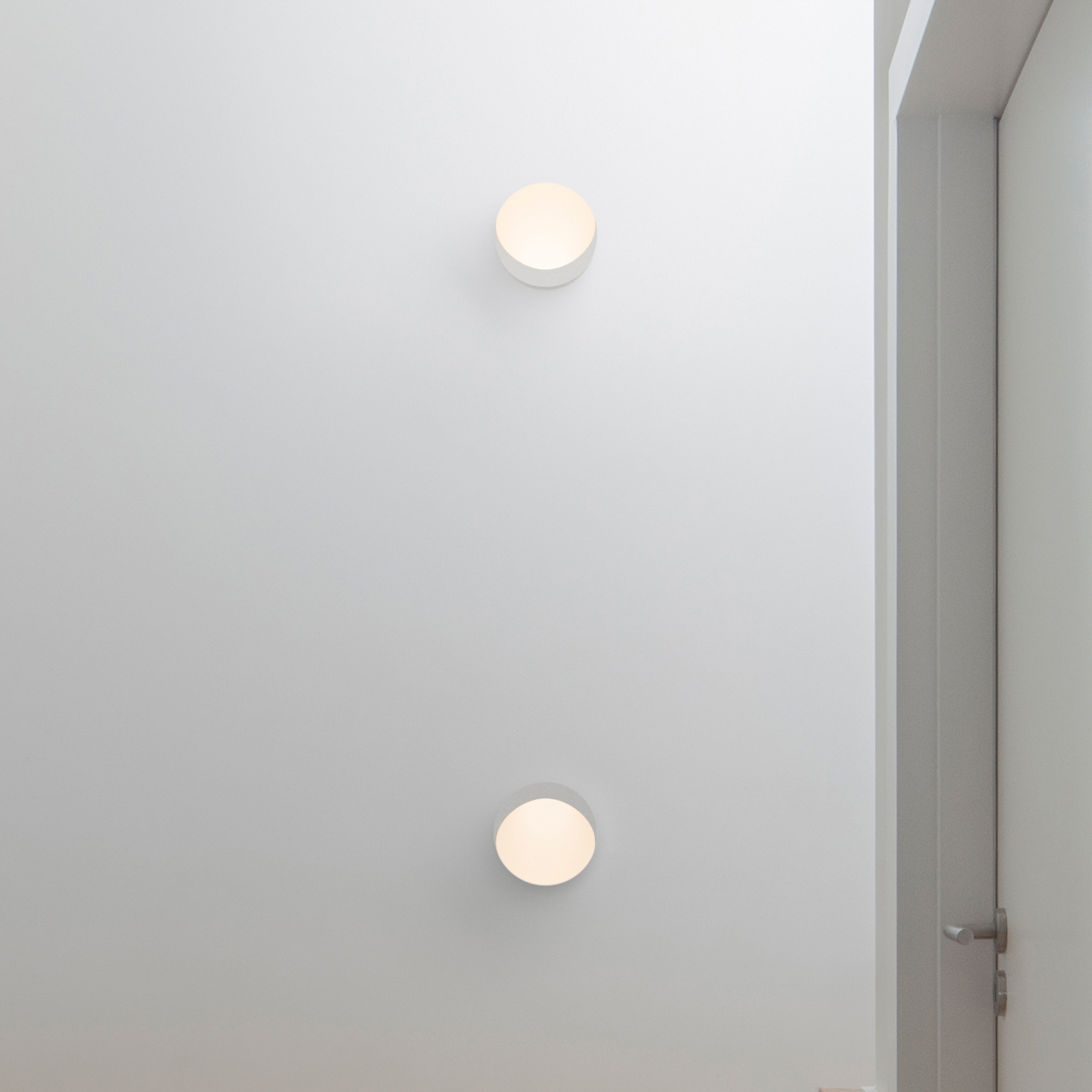 Mostra il prodotto Dots 4665 Lampade da Parete del produttore Vibia