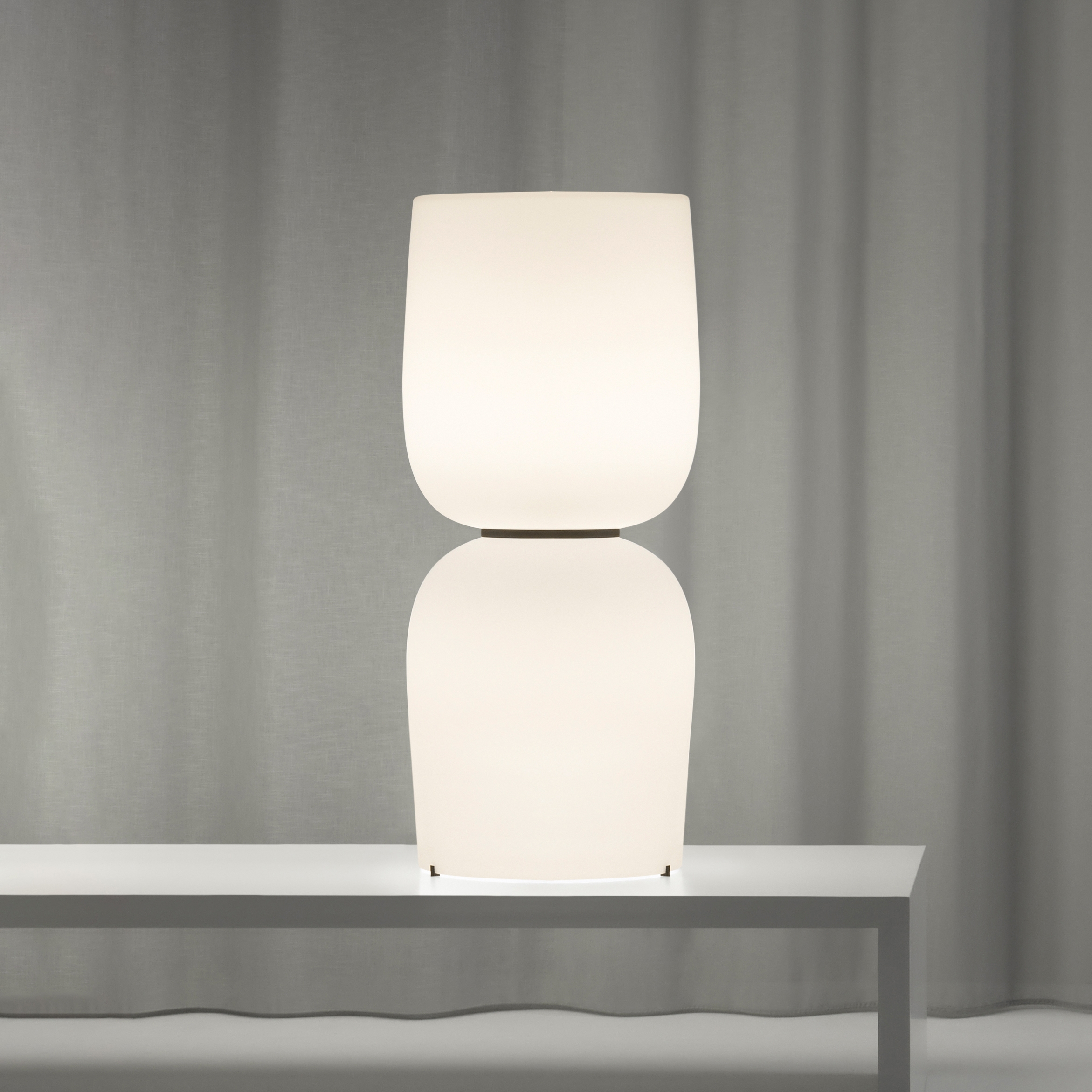 Produkt Ghost 4960 Tischleuchten des Herstellers Vibia anzeigen