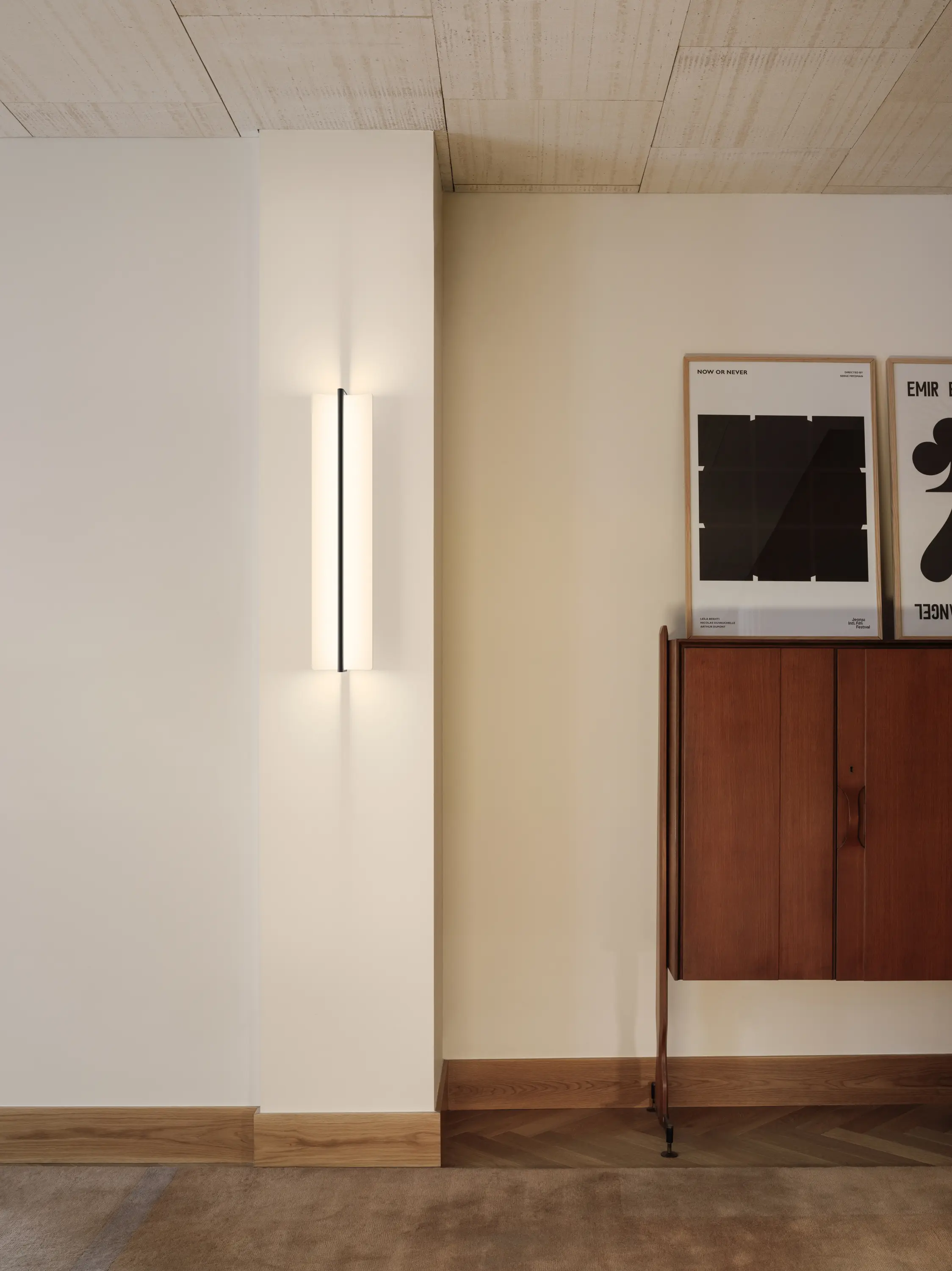 gallery-slide-0