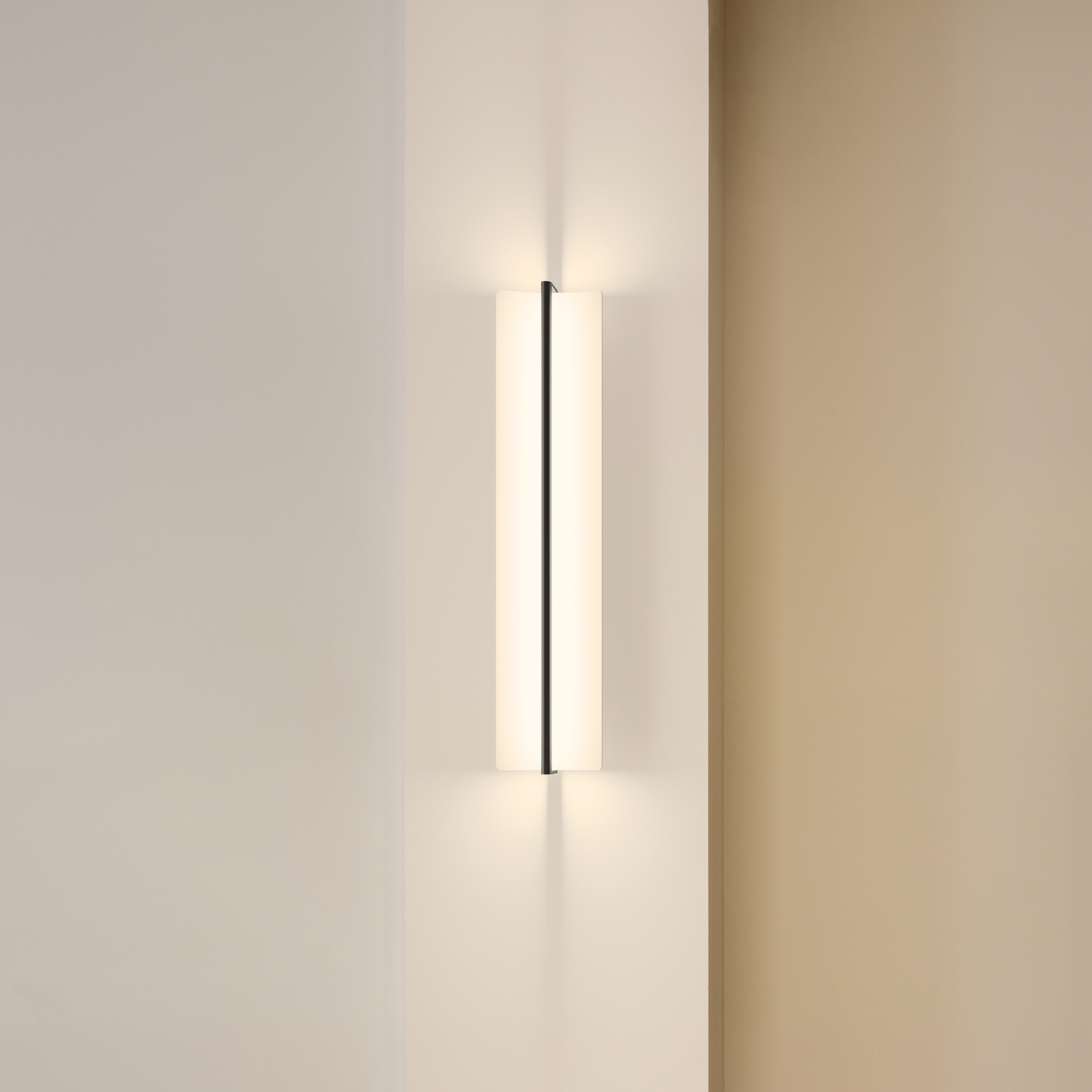 Display product Kontur 6414 Wall lamp from manufacturer Vibia