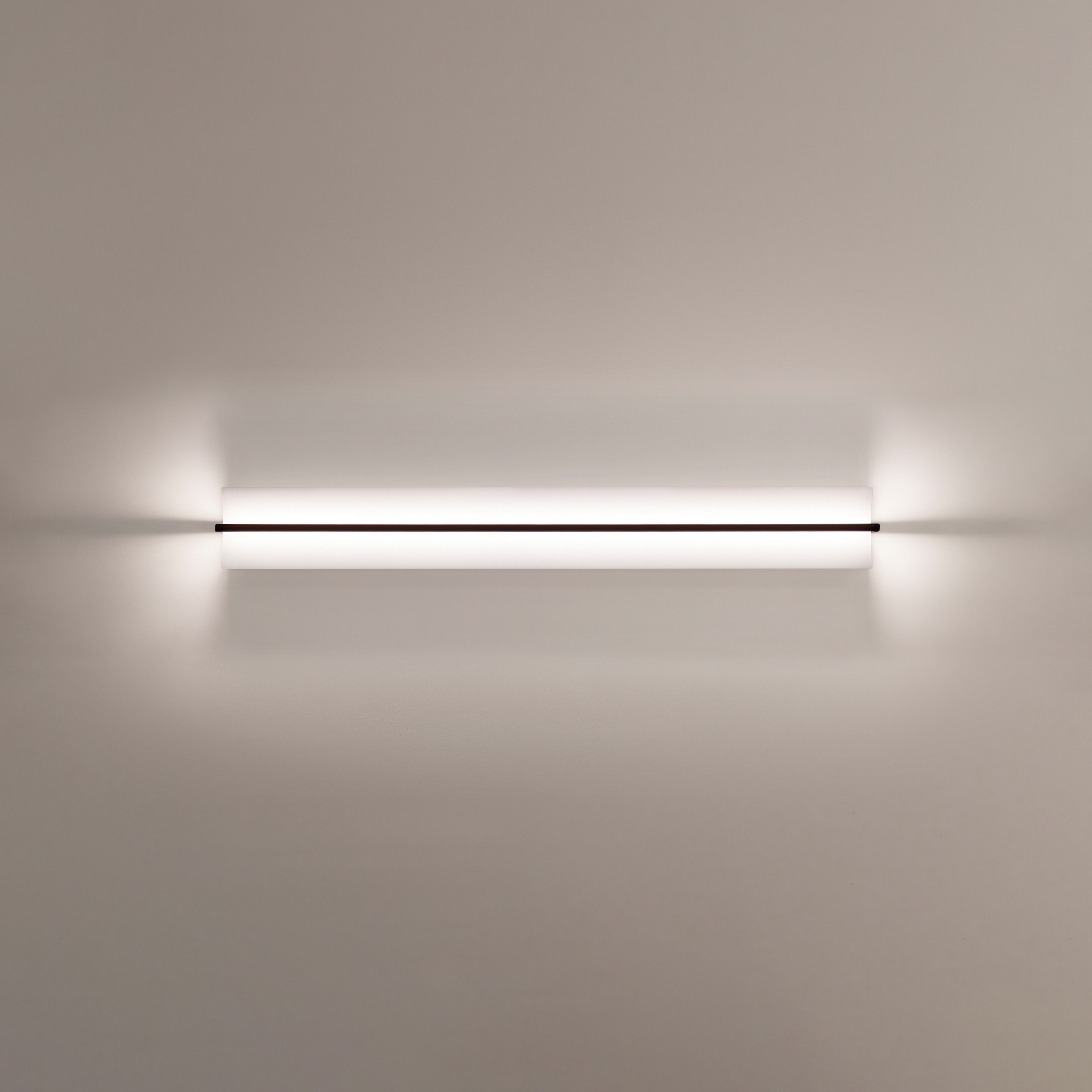 Display product Kontur 6416 Wall lamp from manufacturer Vibia