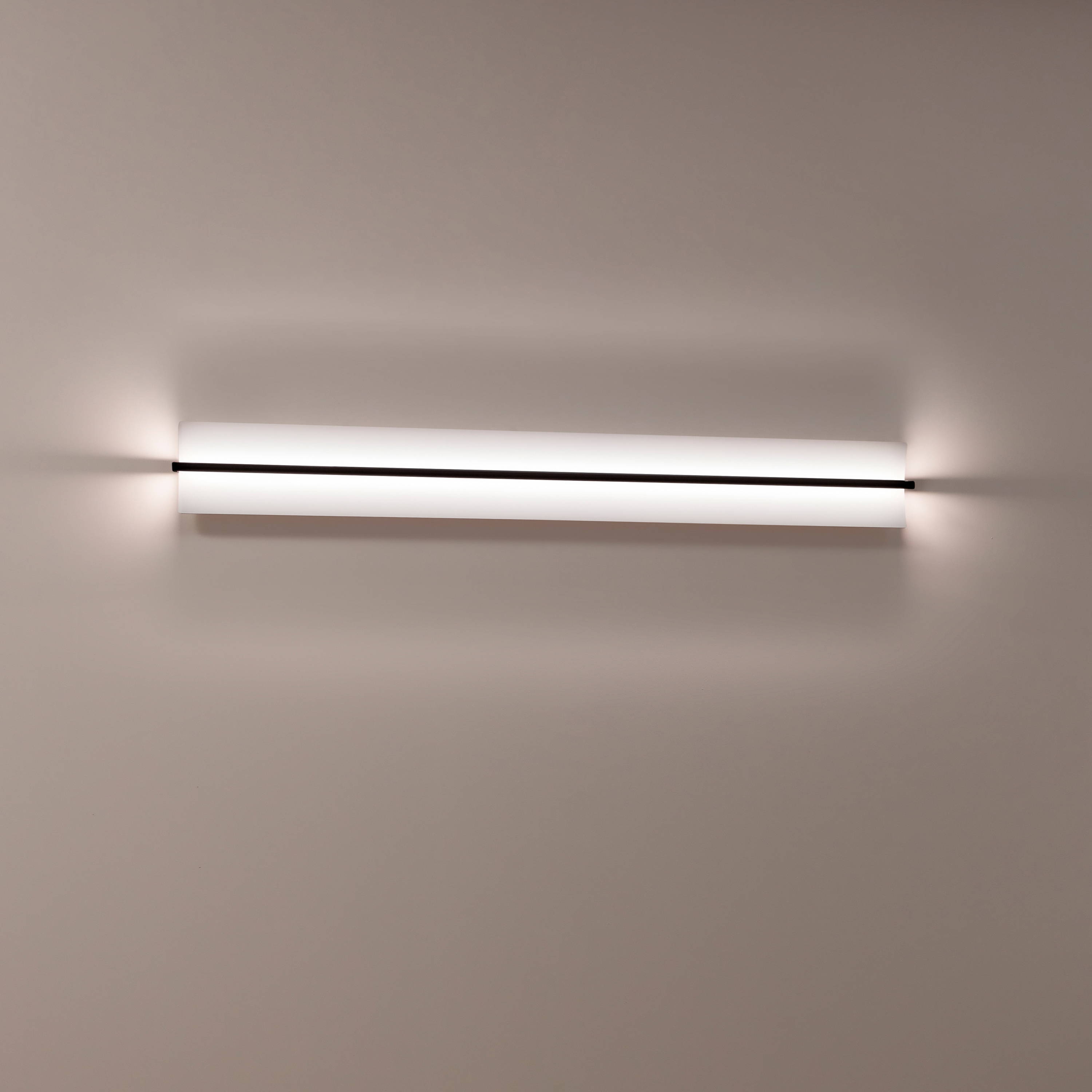 Display product Kontur 6418 Wall lamp from manufacturer Vibia