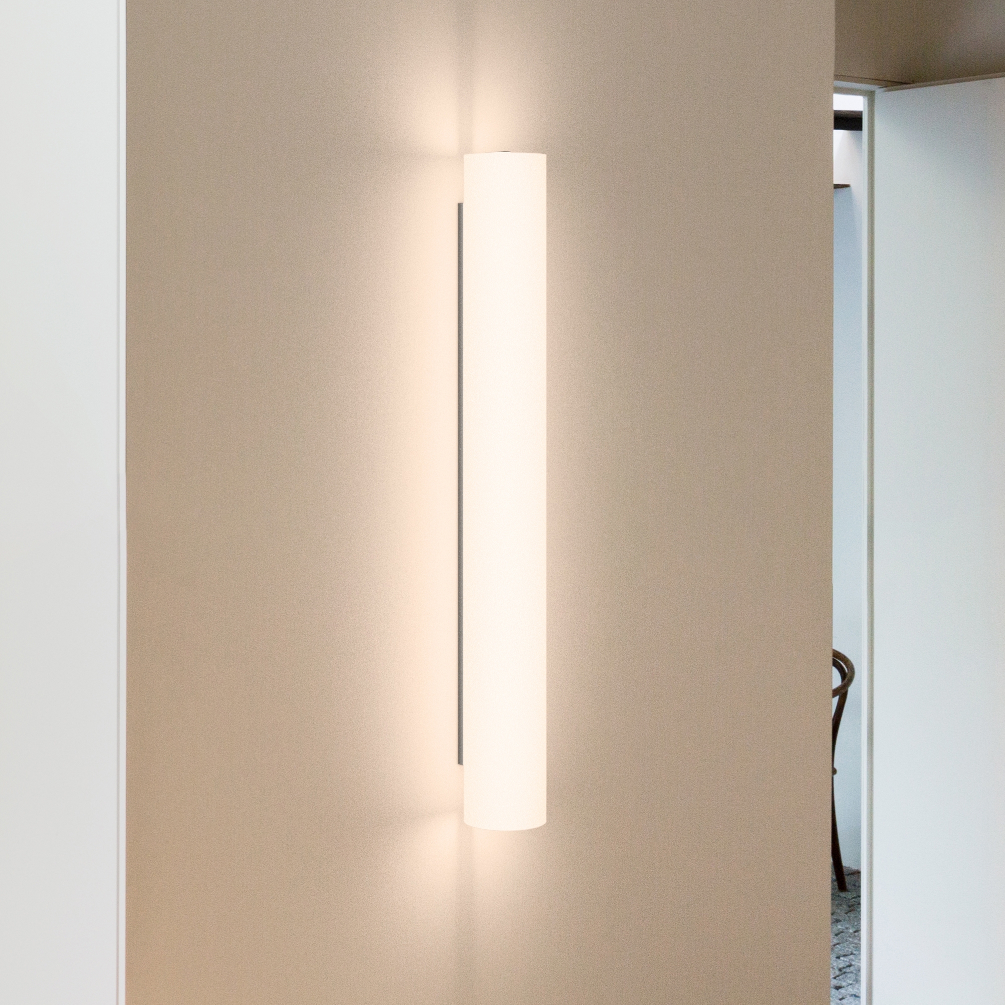 Display product Kontur 6446 Wall lamp from manufacturer Vibia
