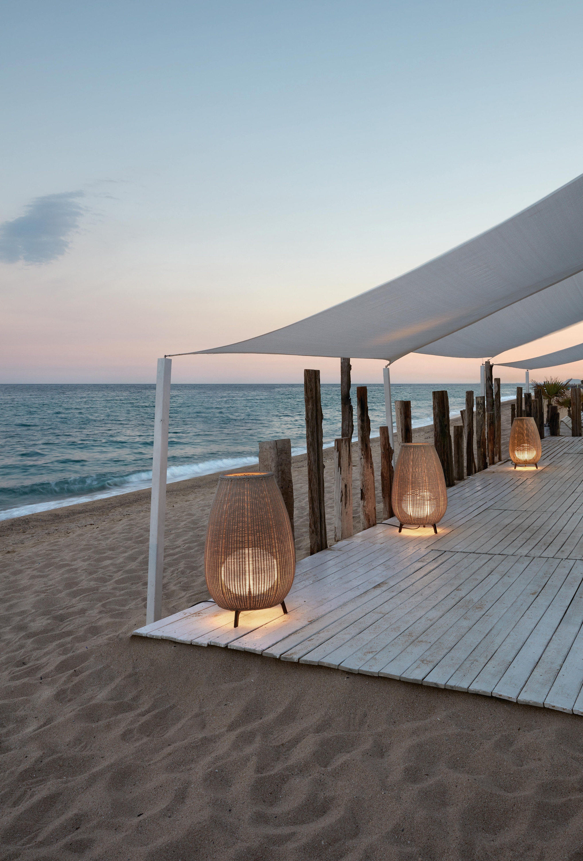 Display product Amphora 01 Floor Lamp from manufacturer BOVER