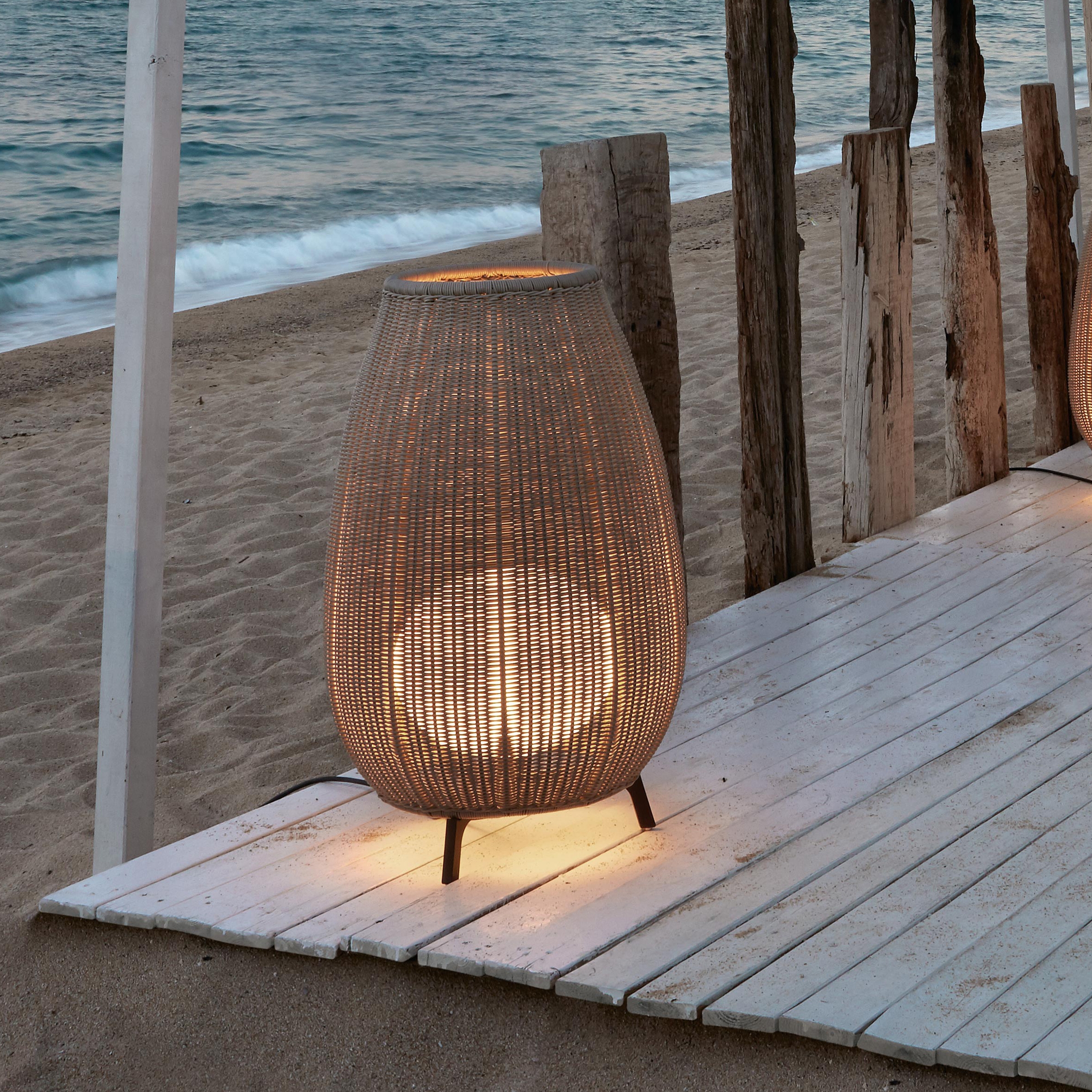 Display product Amphora 01 Floor Lamp from manufacturer BOVER