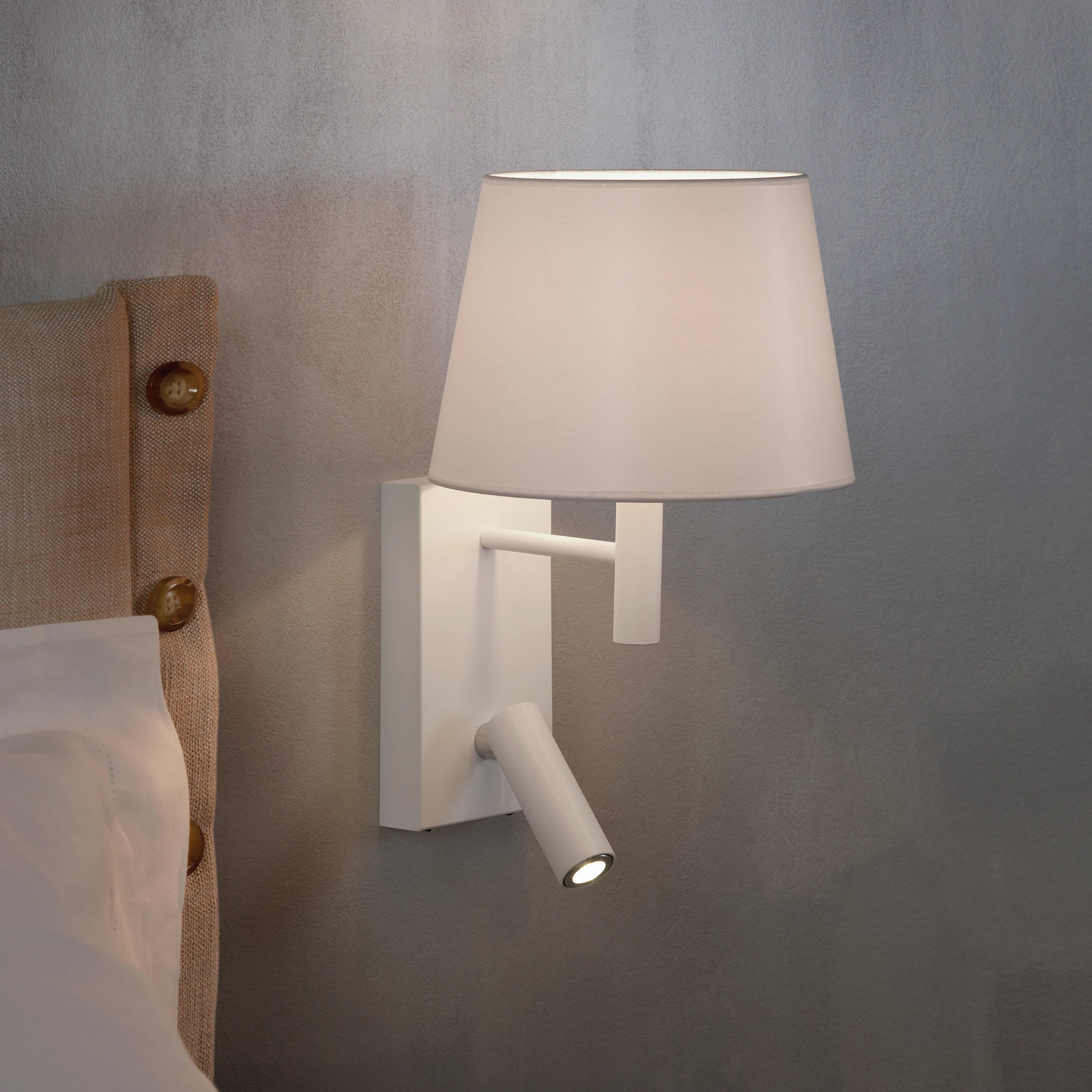 WALL LAMP