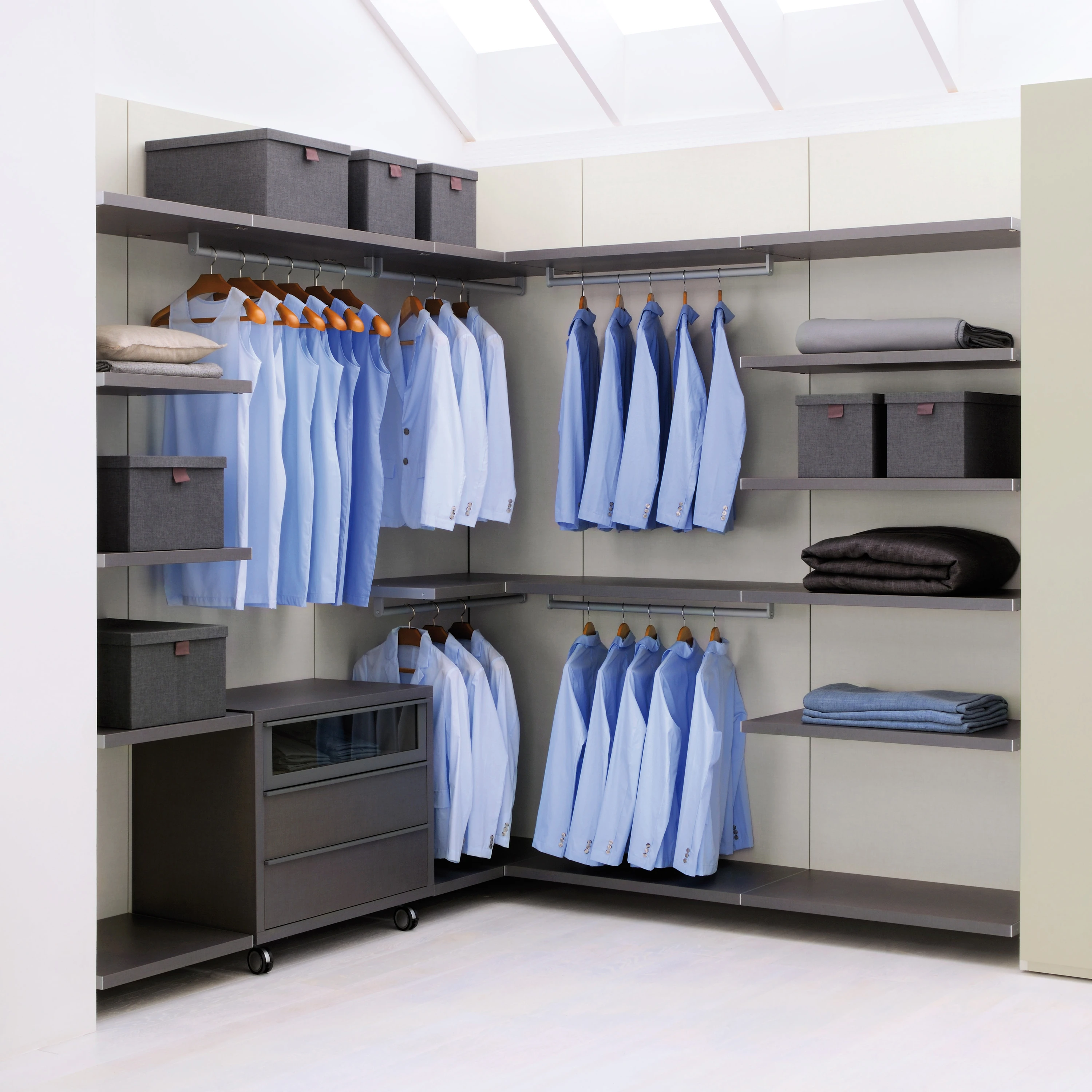 WALK-IN CLOSETS
