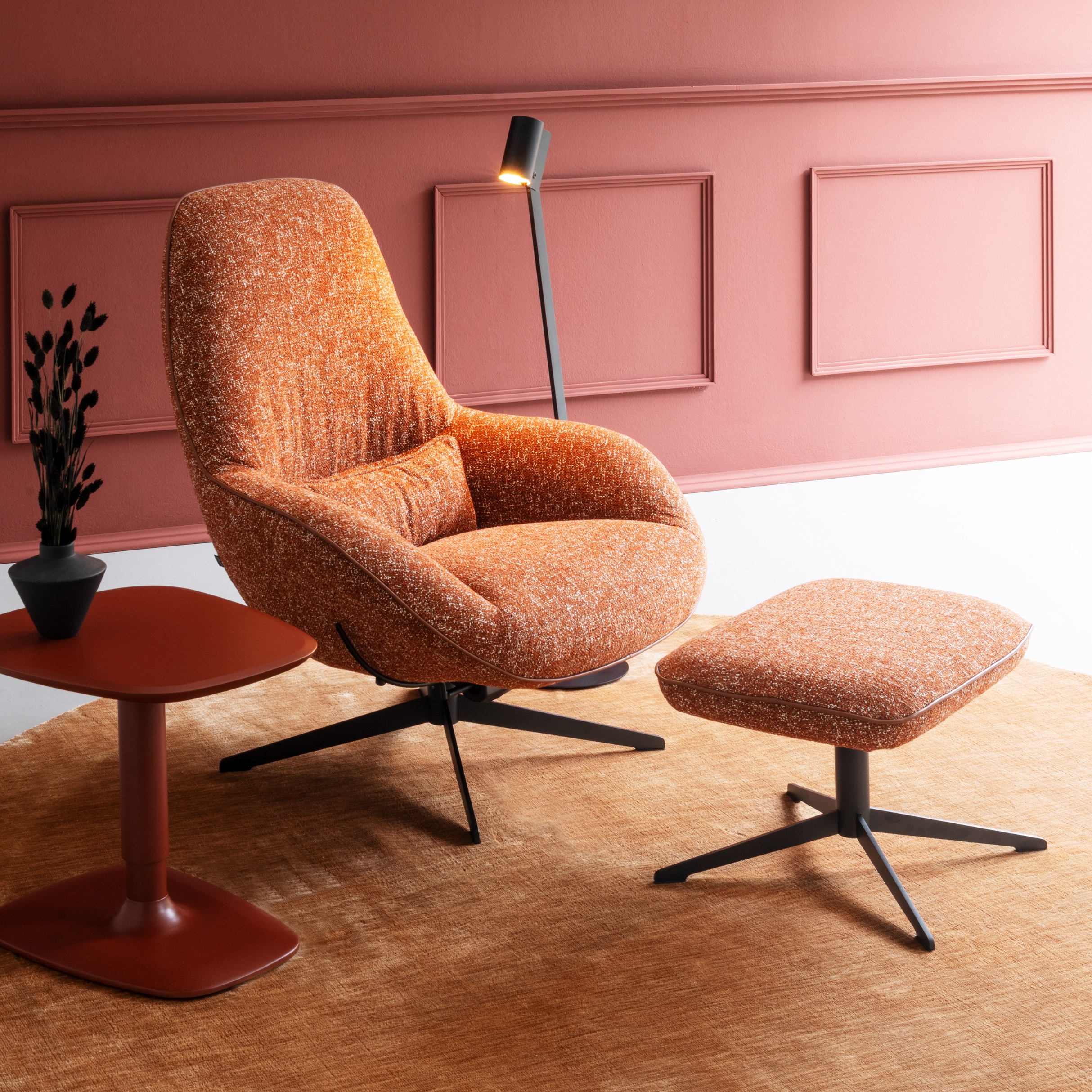 Momo Light Lounge Chair