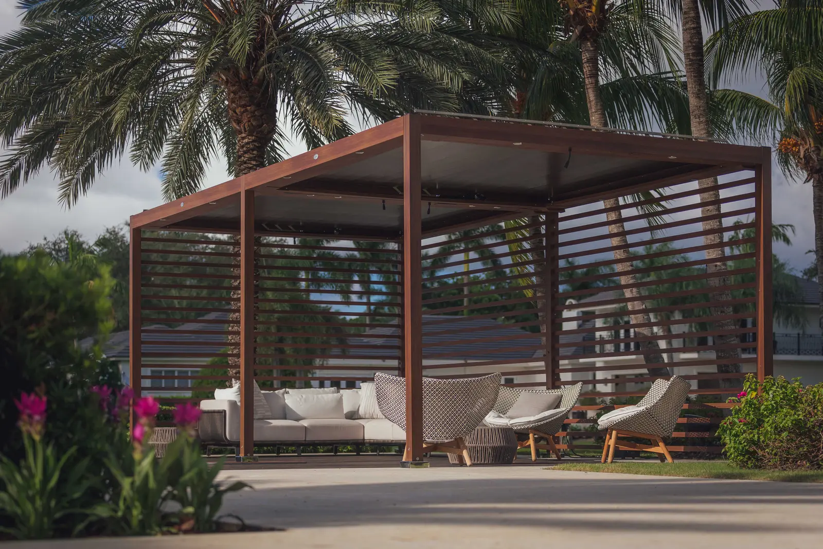 SOLANOX CABANA - AUTOMATED LOUVERED ROOF - Gazebos from Tuuci