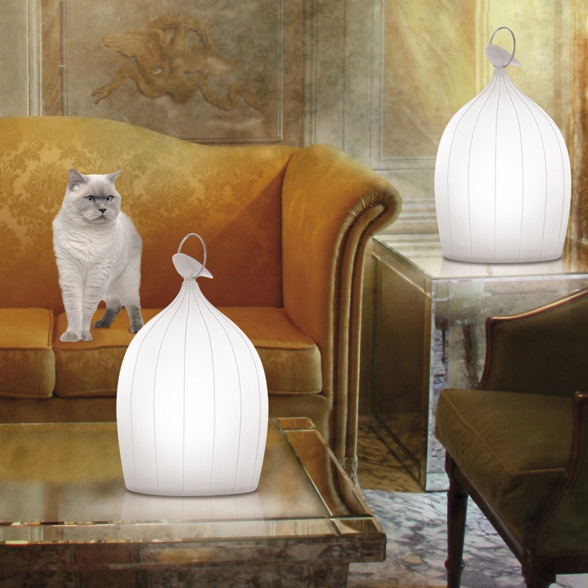TABLE LAMP