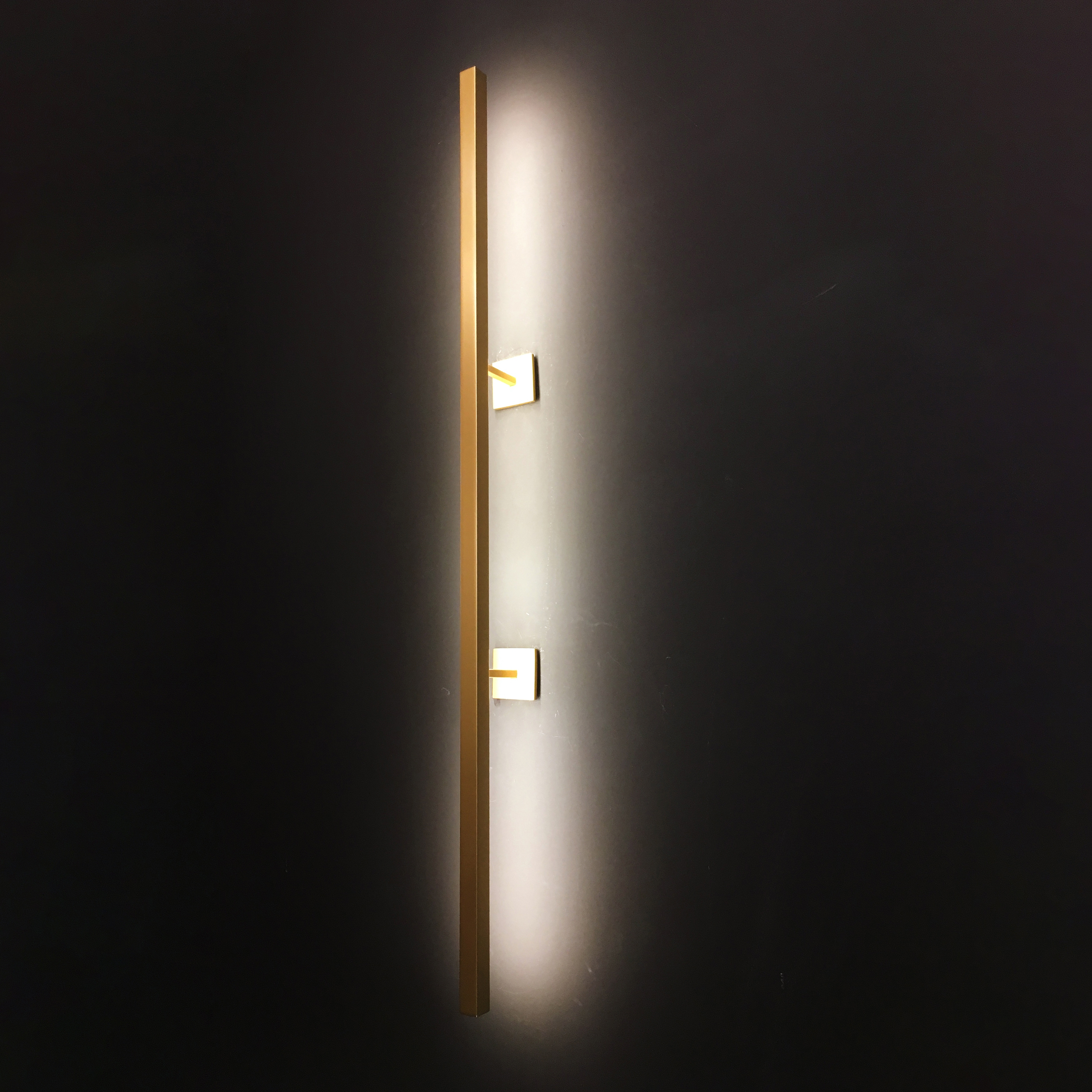 Display product Wall Sconce | Smoon Birds Looking At from manufacturer BEAU&BIEN