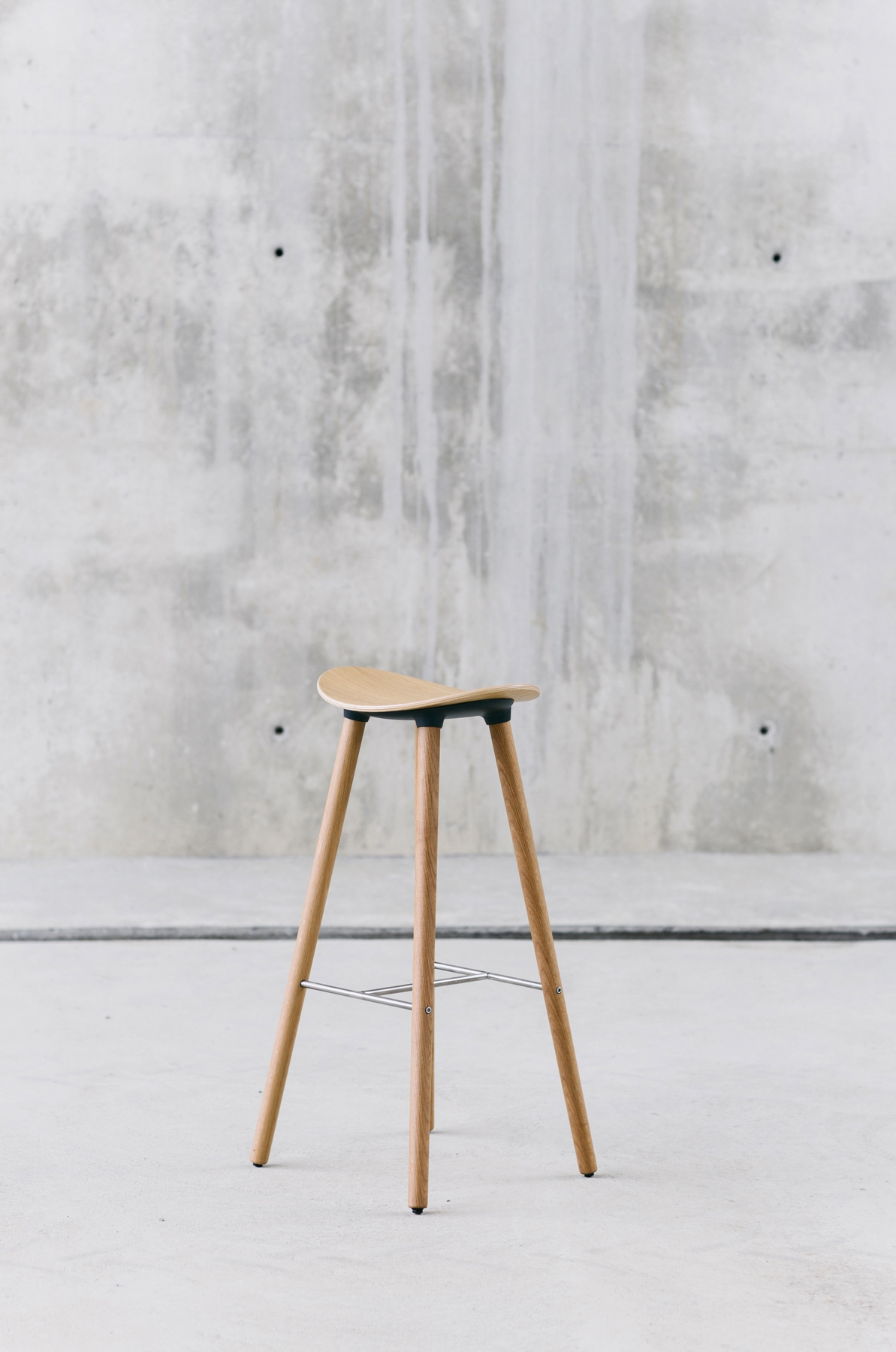Mostra il prodotto Coma Wood stool del produttore ENEA