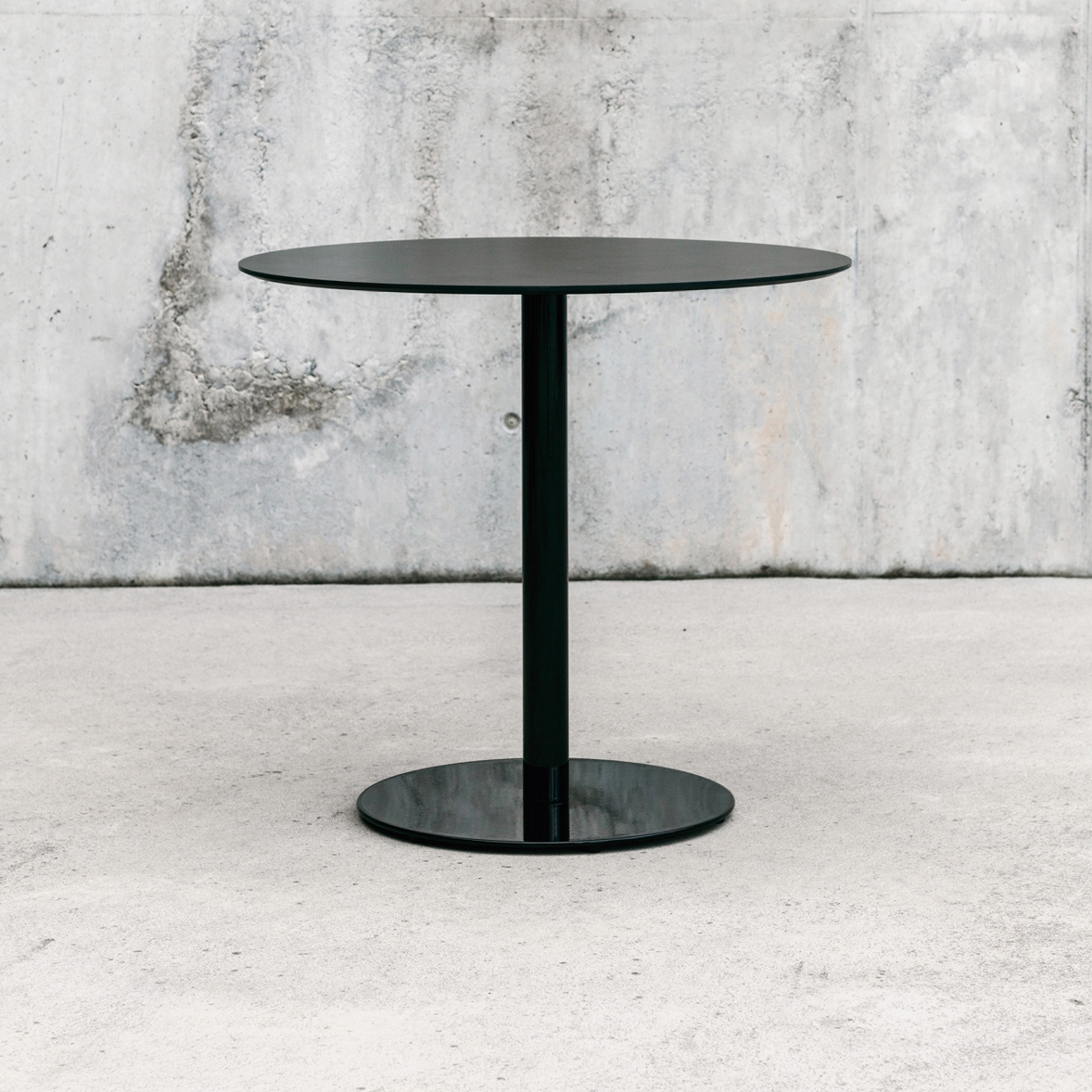 Display product Punto table from manufacturer ENEA