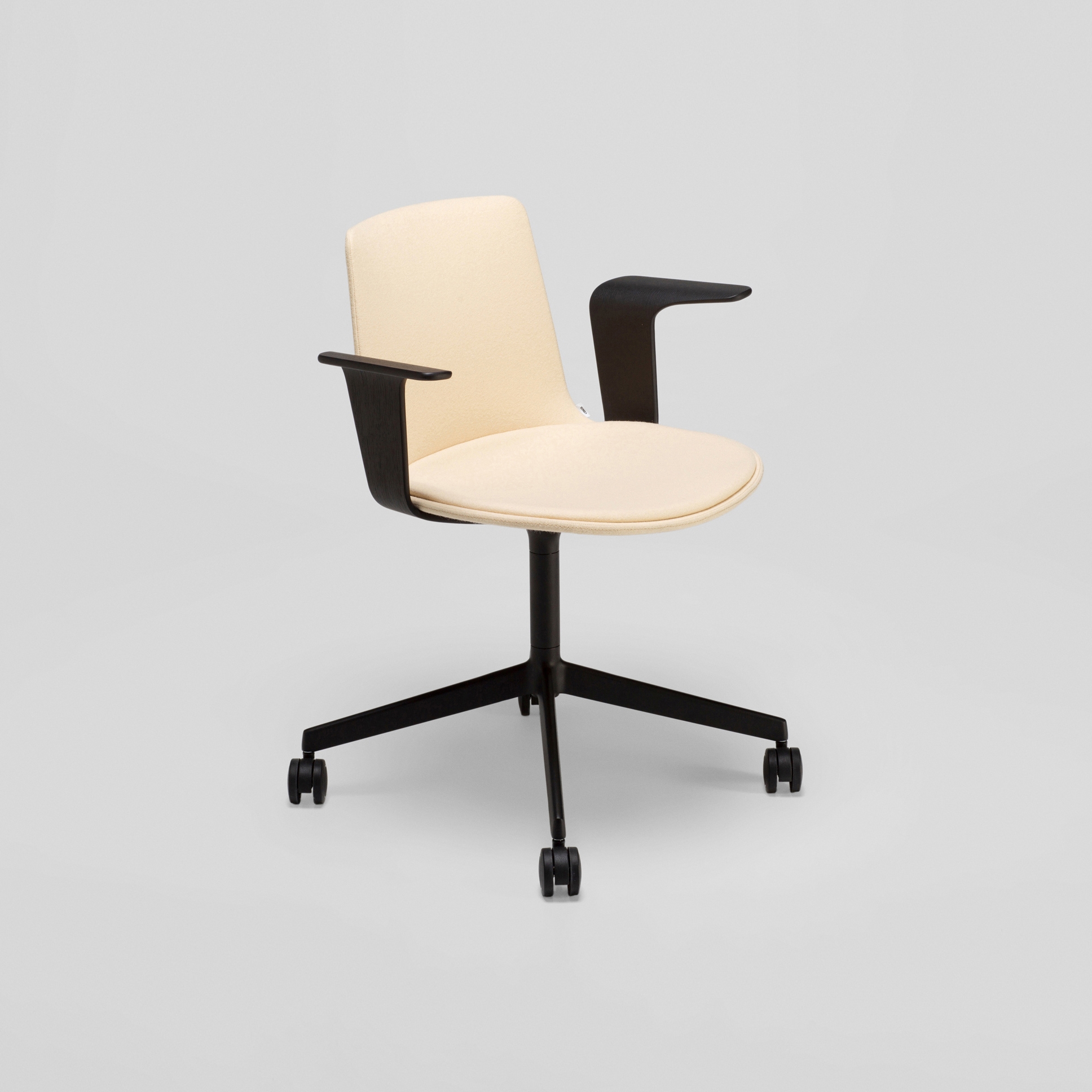 Mostrar el producto Silla Lottus confident con ruedas del fabricante ENEA