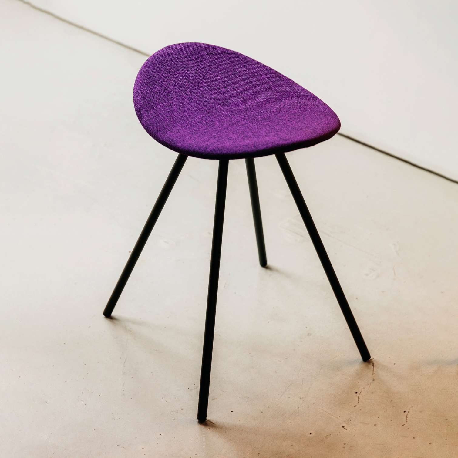 Afficher le produit Tabouret Coma 4L du fabricant ENEA