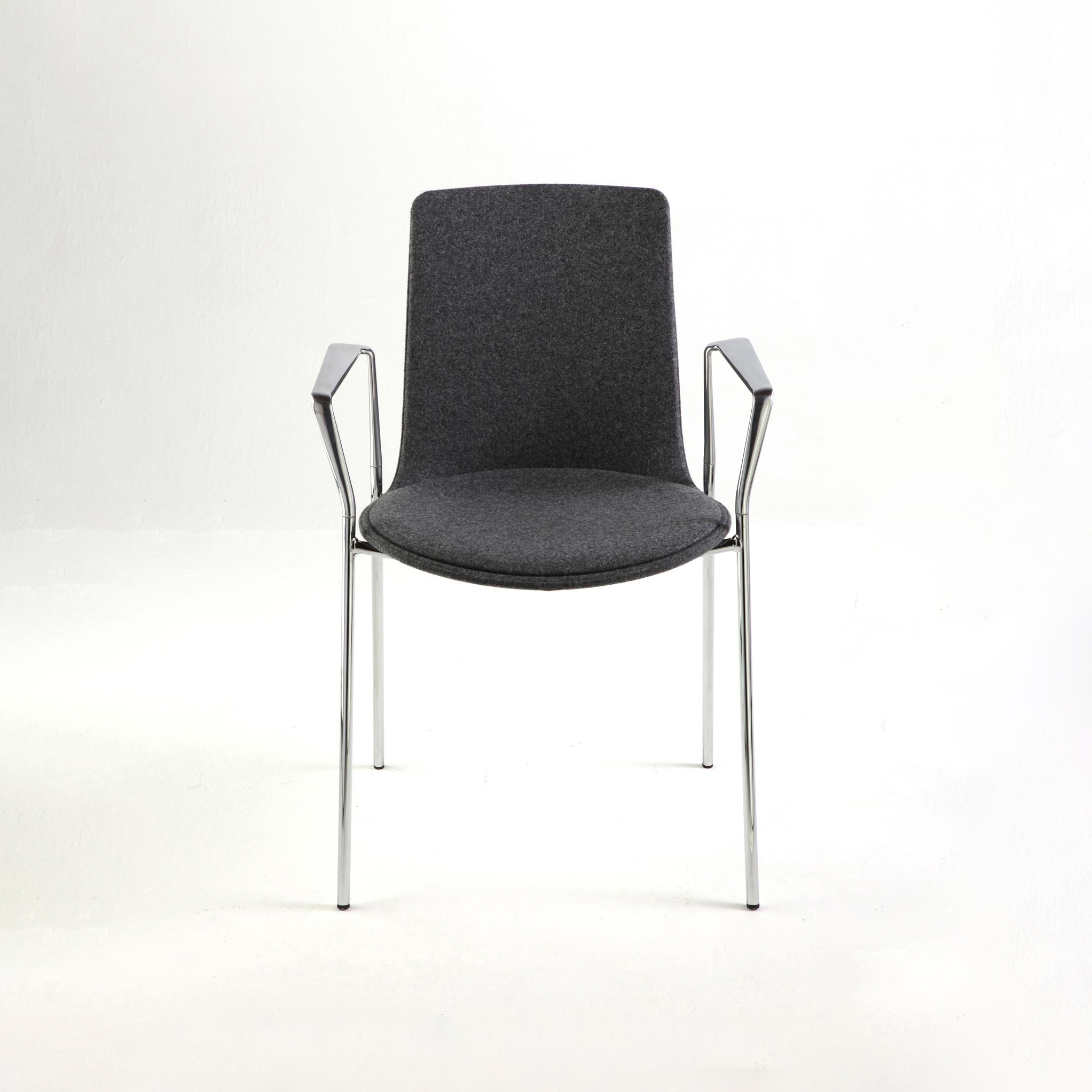 Mostra il prodotto Lottus High armchair del produttore ENEA