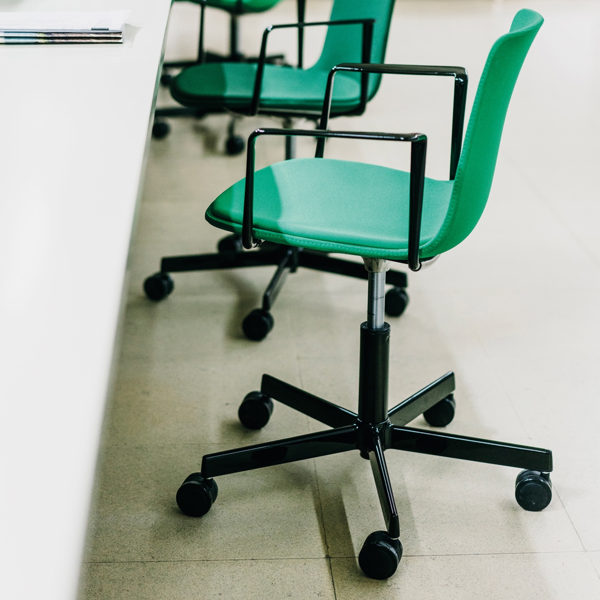 Mostra il prodotto Lottus office chair del produttore ENEA