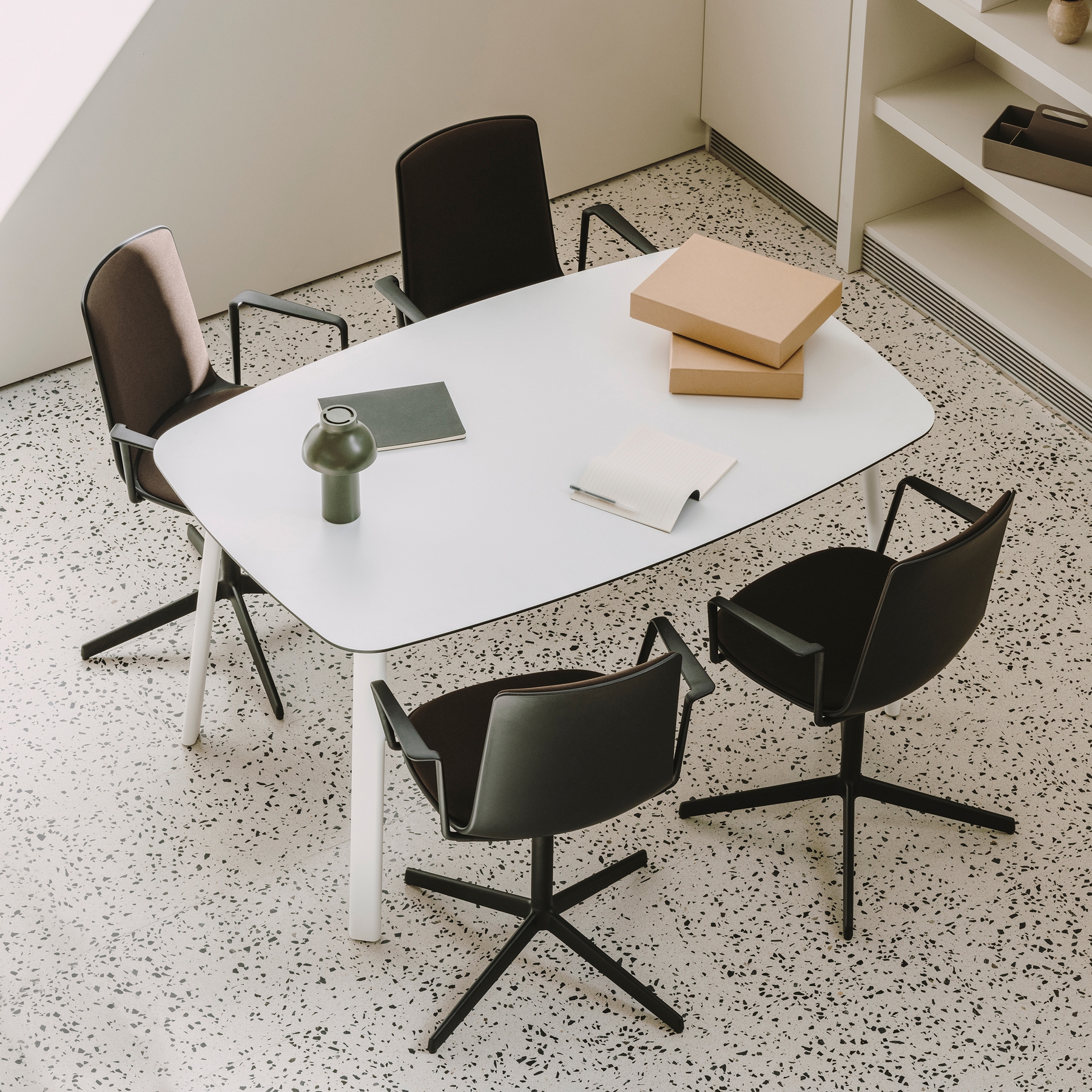 Mostra il prodotto LTS System table steel legs del produttore ENEA