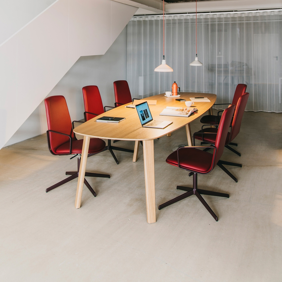 Produkt Tisch LTS System mit Holzbeinen des Herstellers ENEA anzeigen