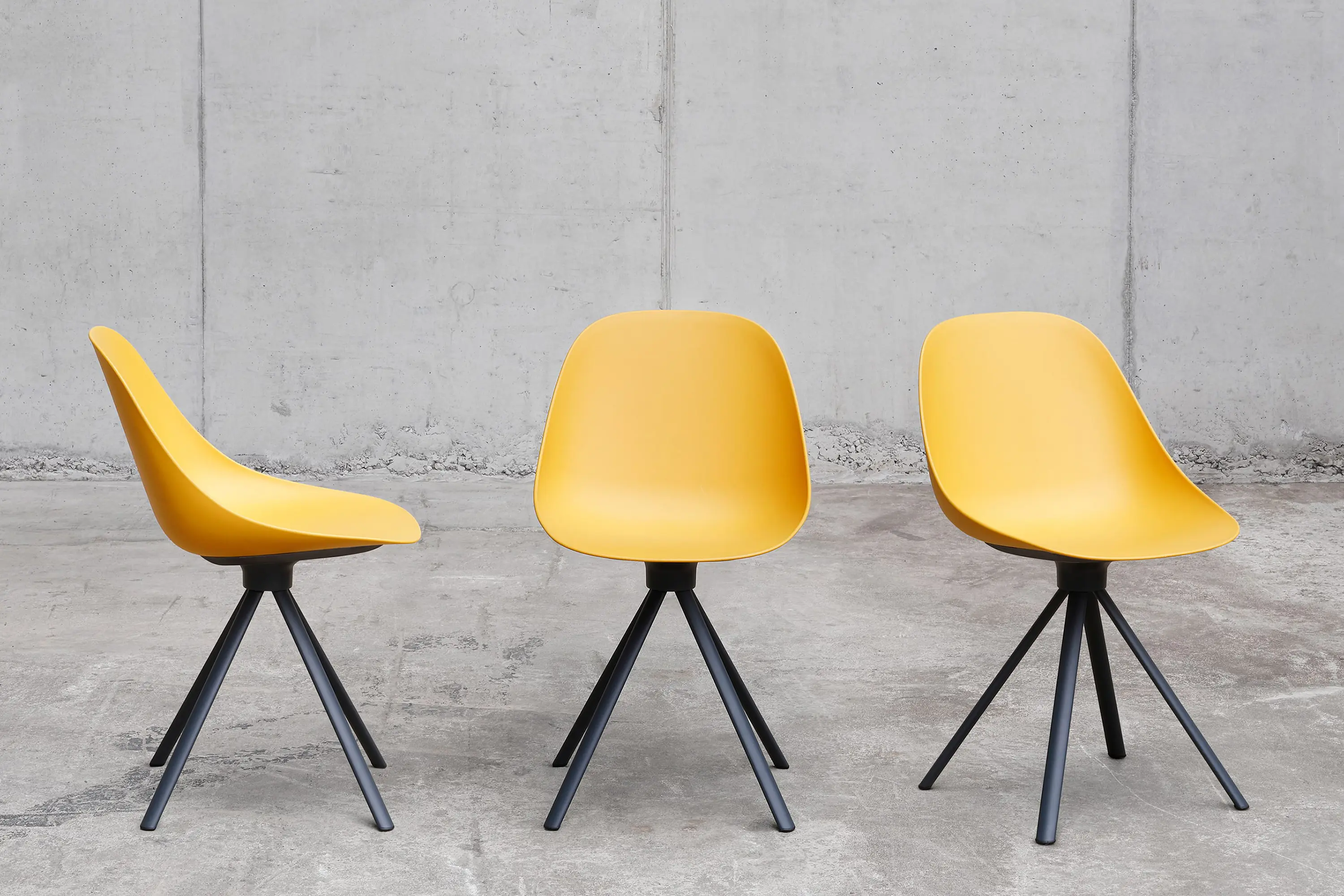 ENEA - Chaise Mate spin
