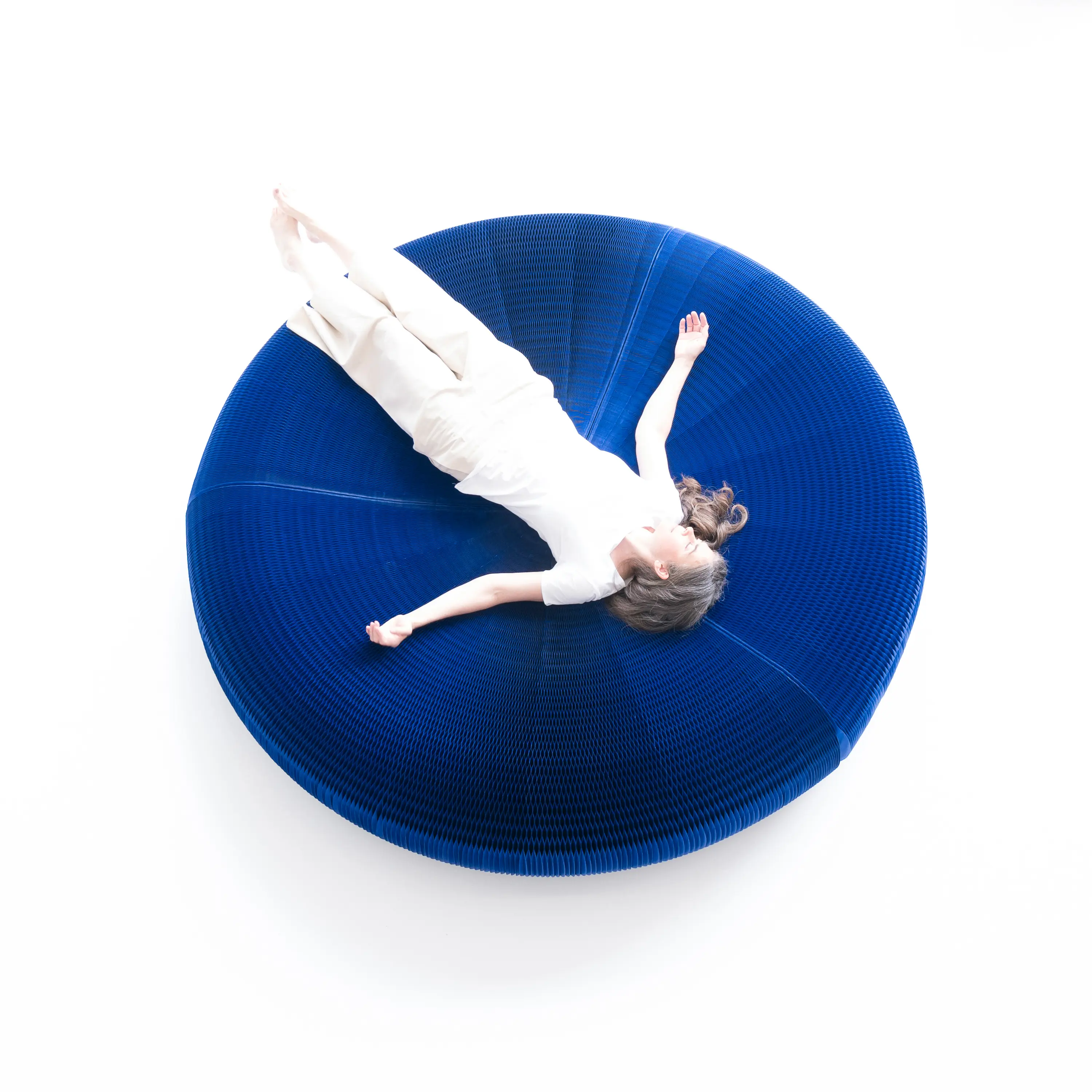 molo - softseating | folding paper lounger