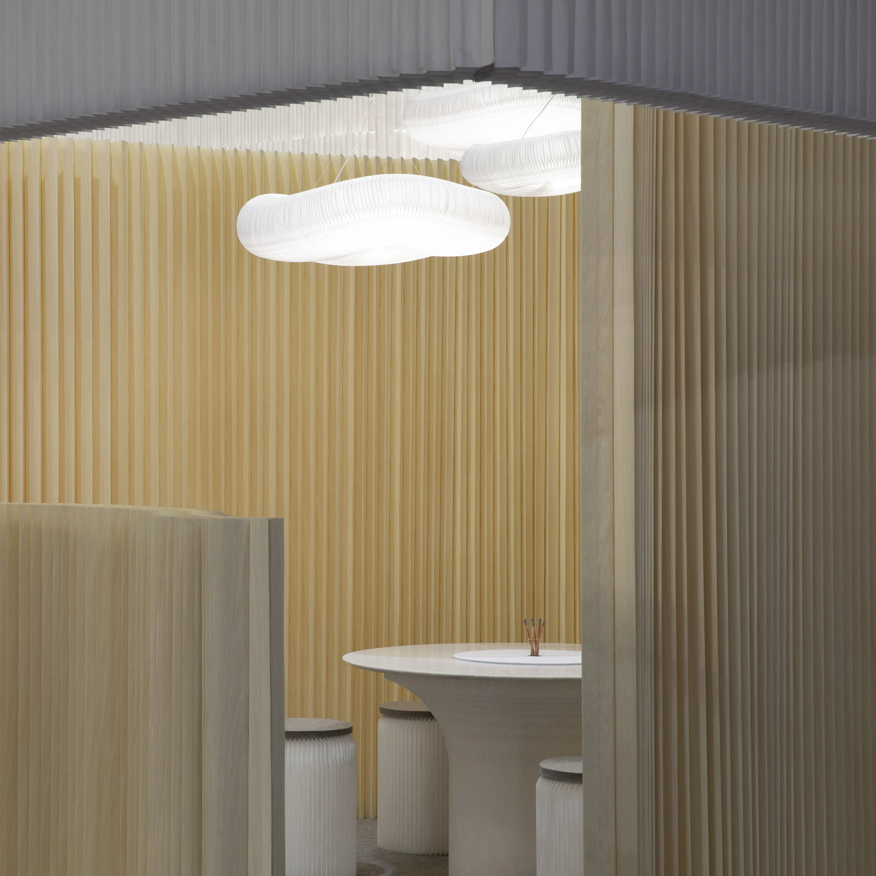 molo - cantilever table | table with folding base