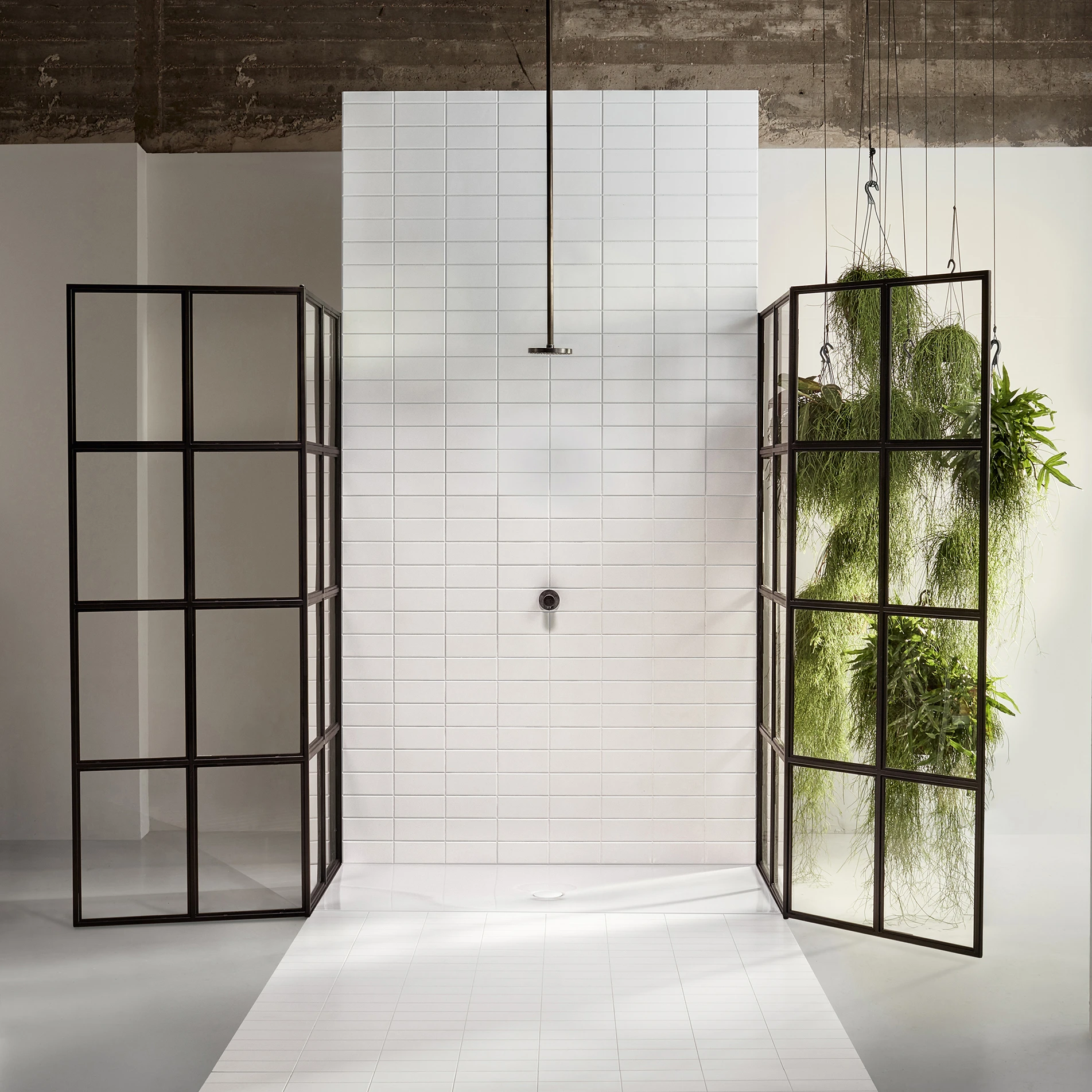 SUPERFICIES DE DUCHA Y PLATOS DE DUCHA