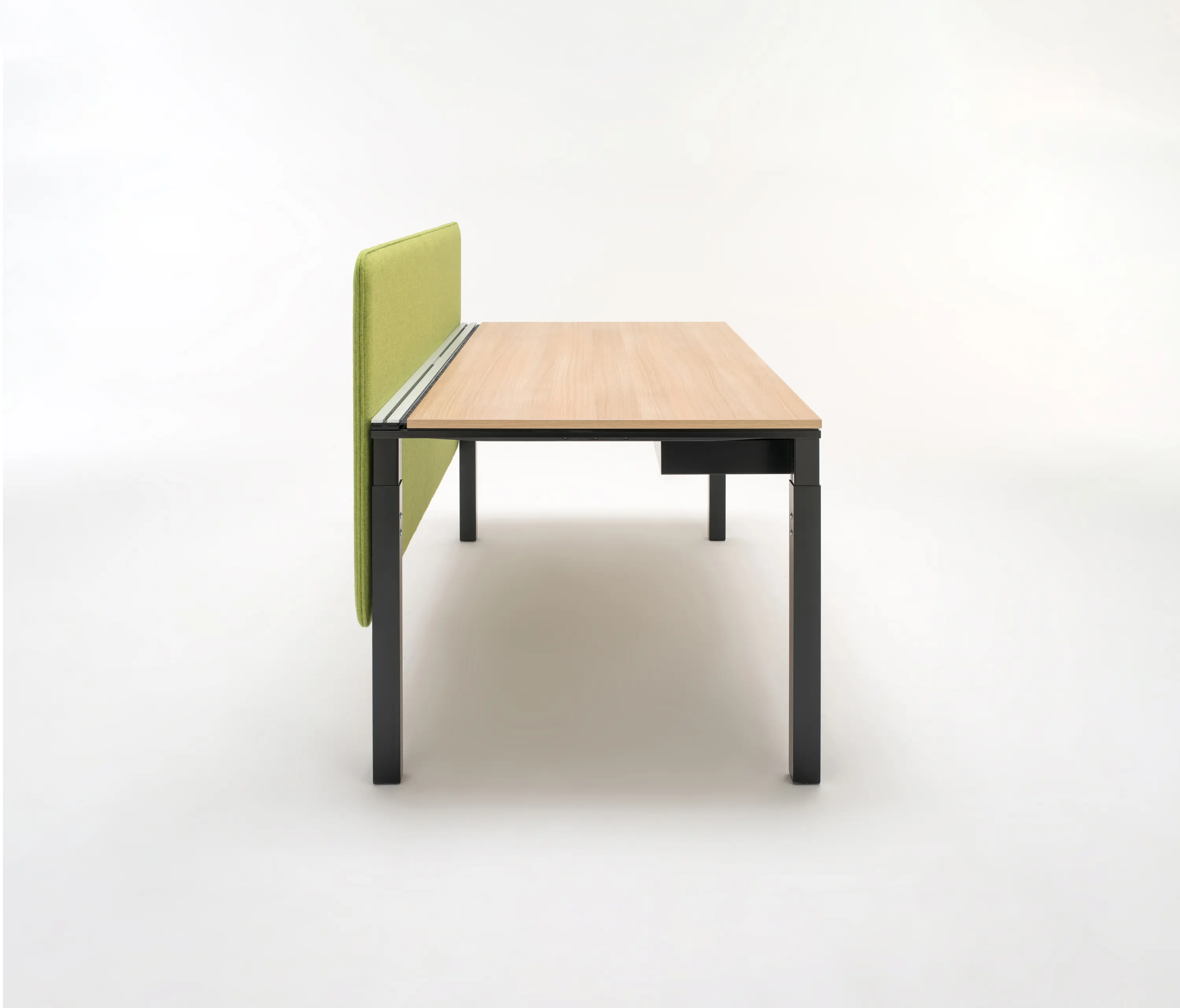 WINI Büromöbel - WINEA X | Dietro il tavolo