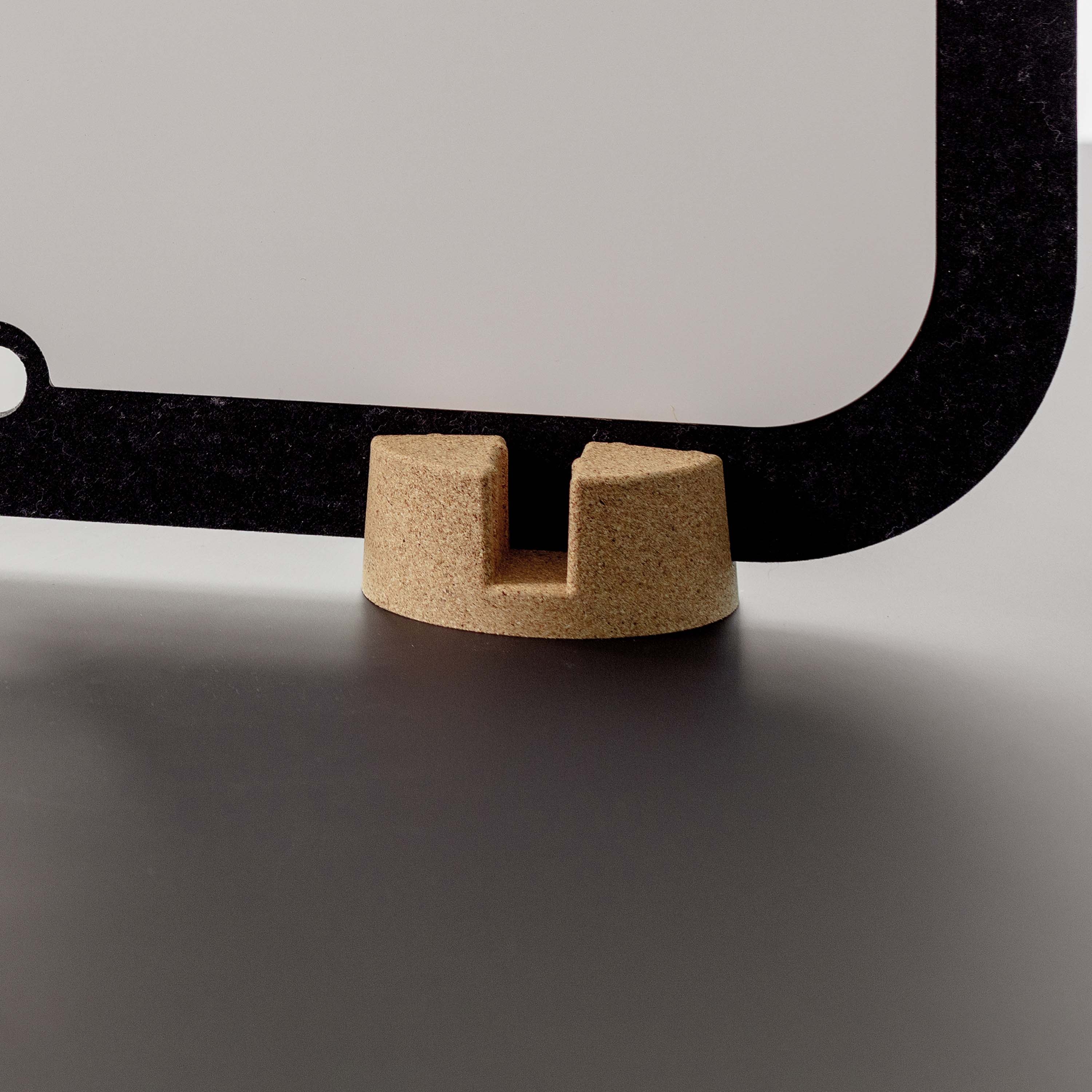 Display product WINEA FLEXUP | Cork base from manufacturer WINI Büromöbel
