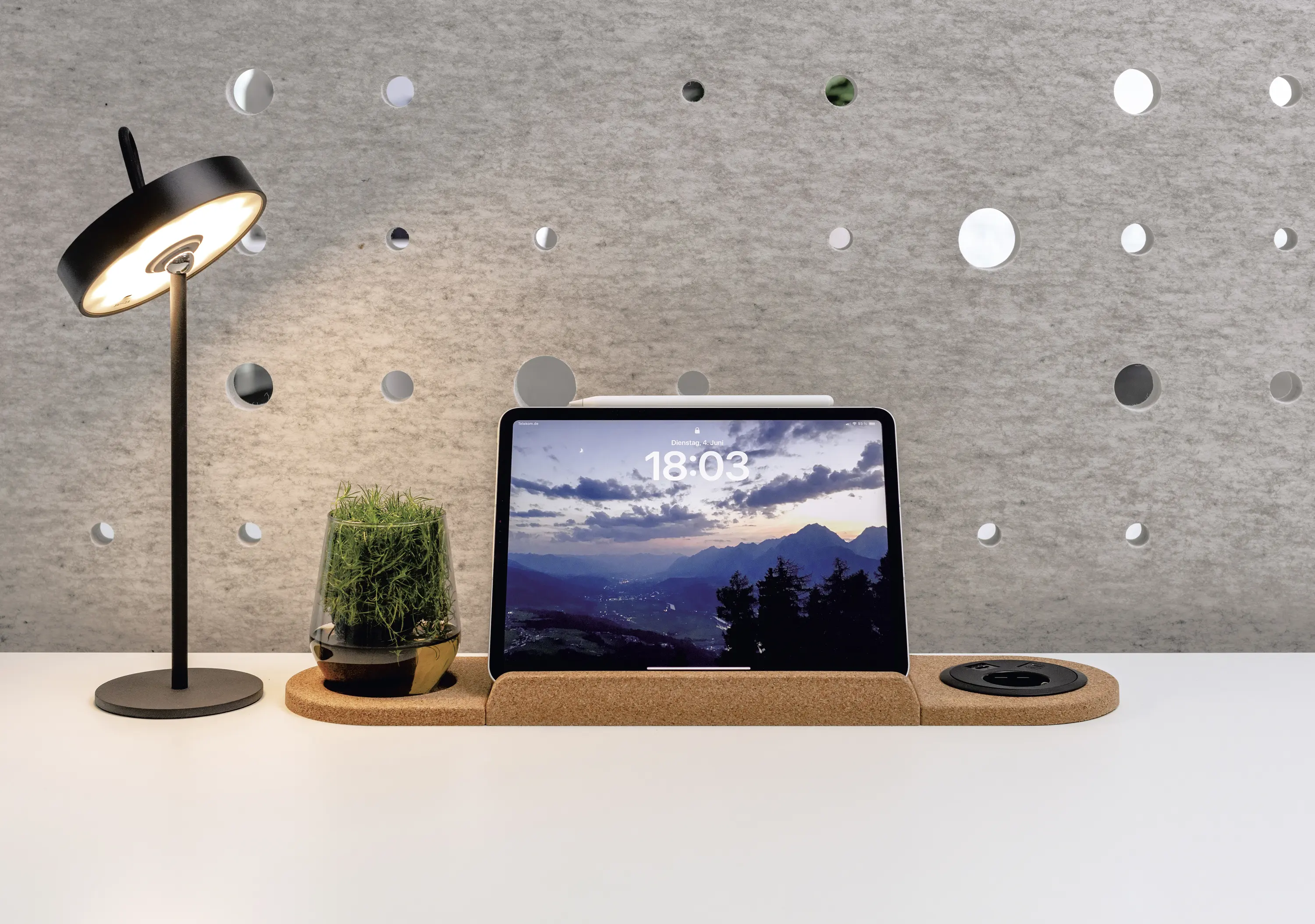 WINI Büromöbel - WINEA FLEXUP | Pannello dietro il tavolo