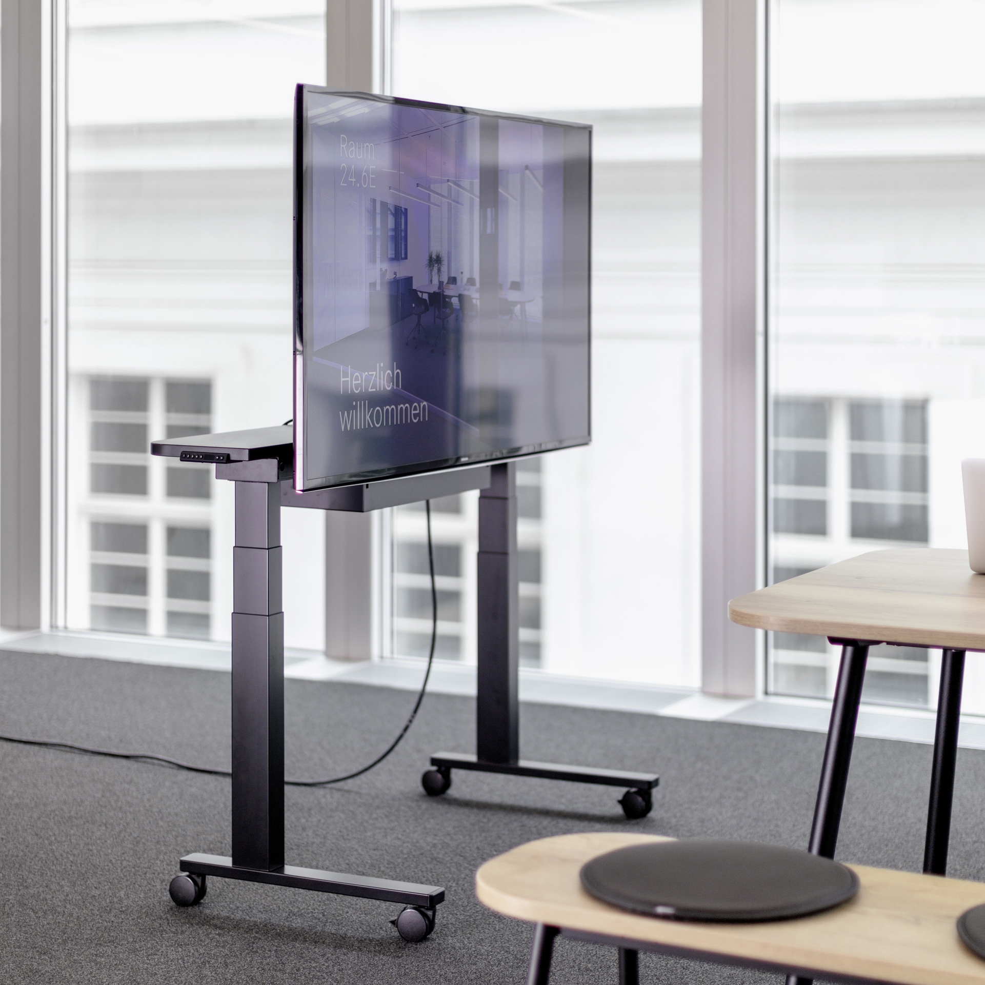 Display product WINEA STARTUP 2.0 | TV-Mobil from manufacturer WINI Büromöbel