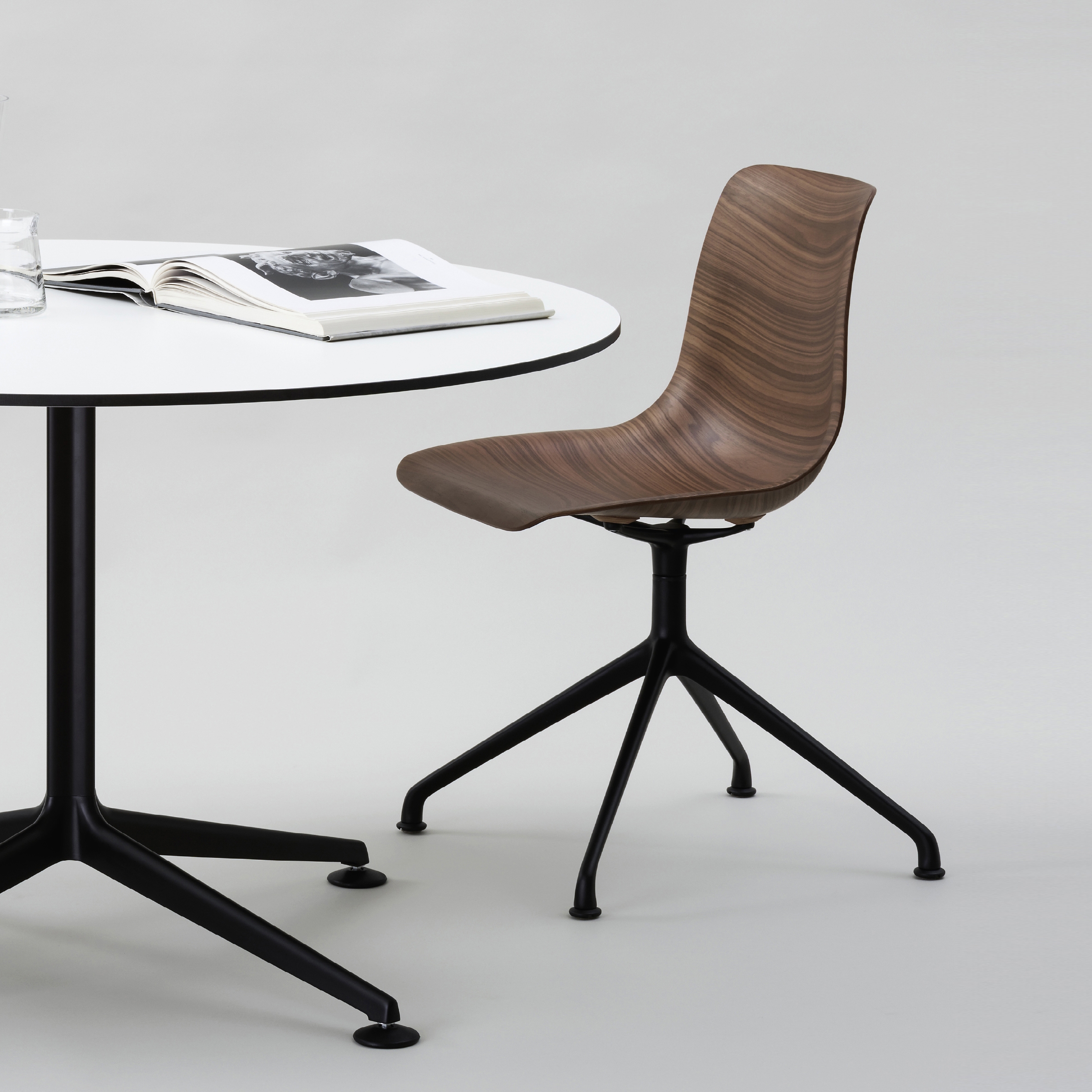 CHAIRS & BAR STOOLS
