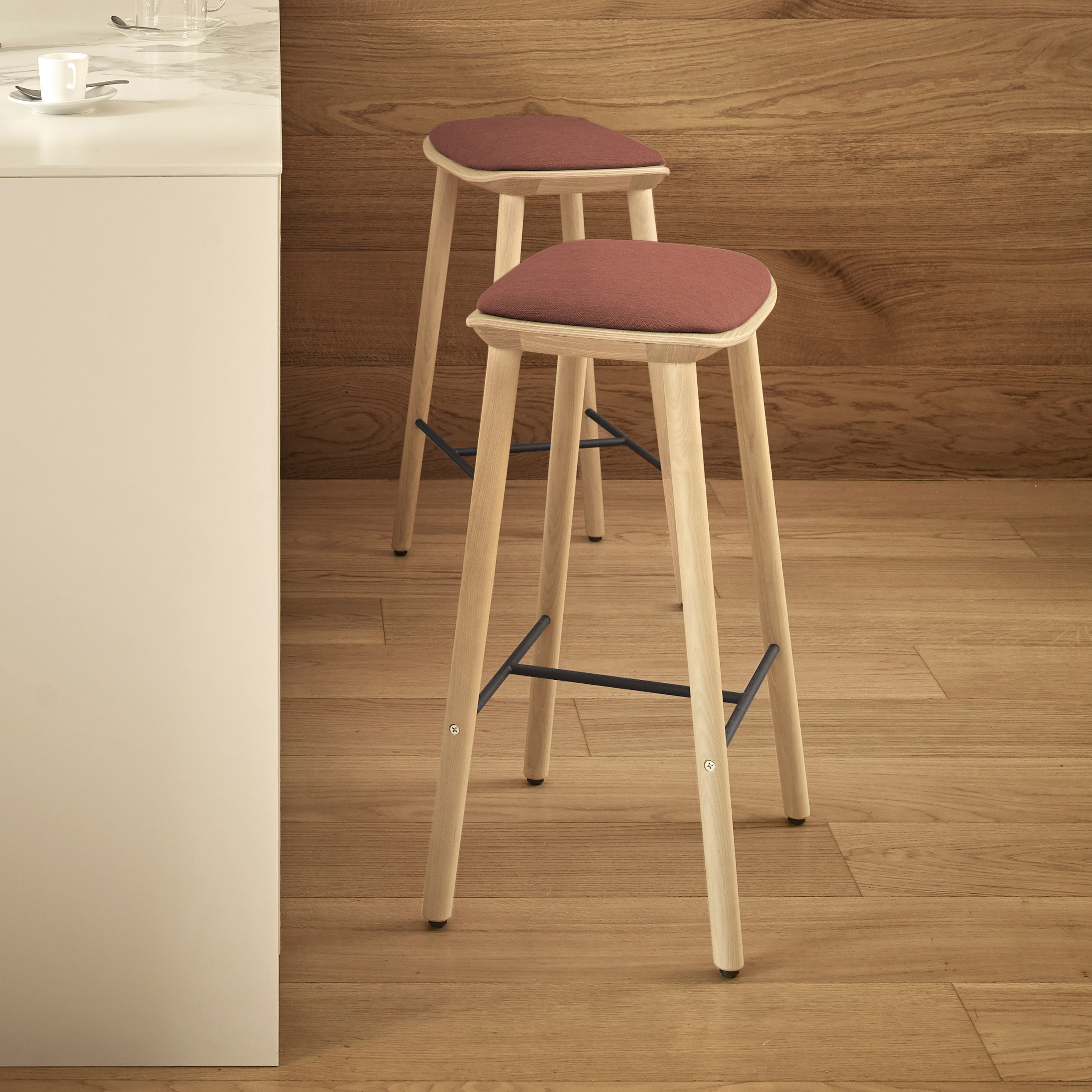 Display product Bisell Stool from manufacturer TREKU