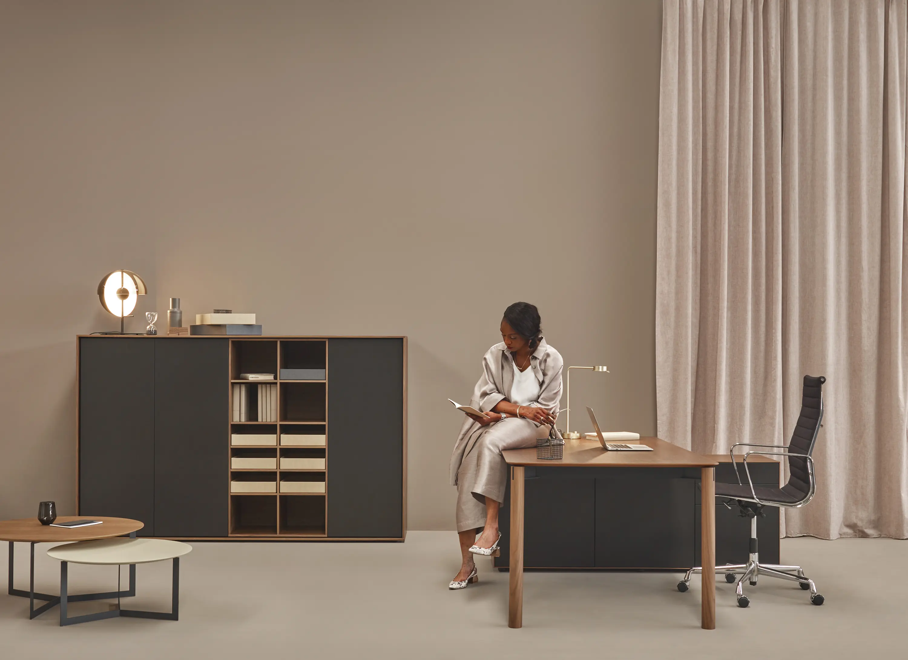 TREKU - Laga Desk