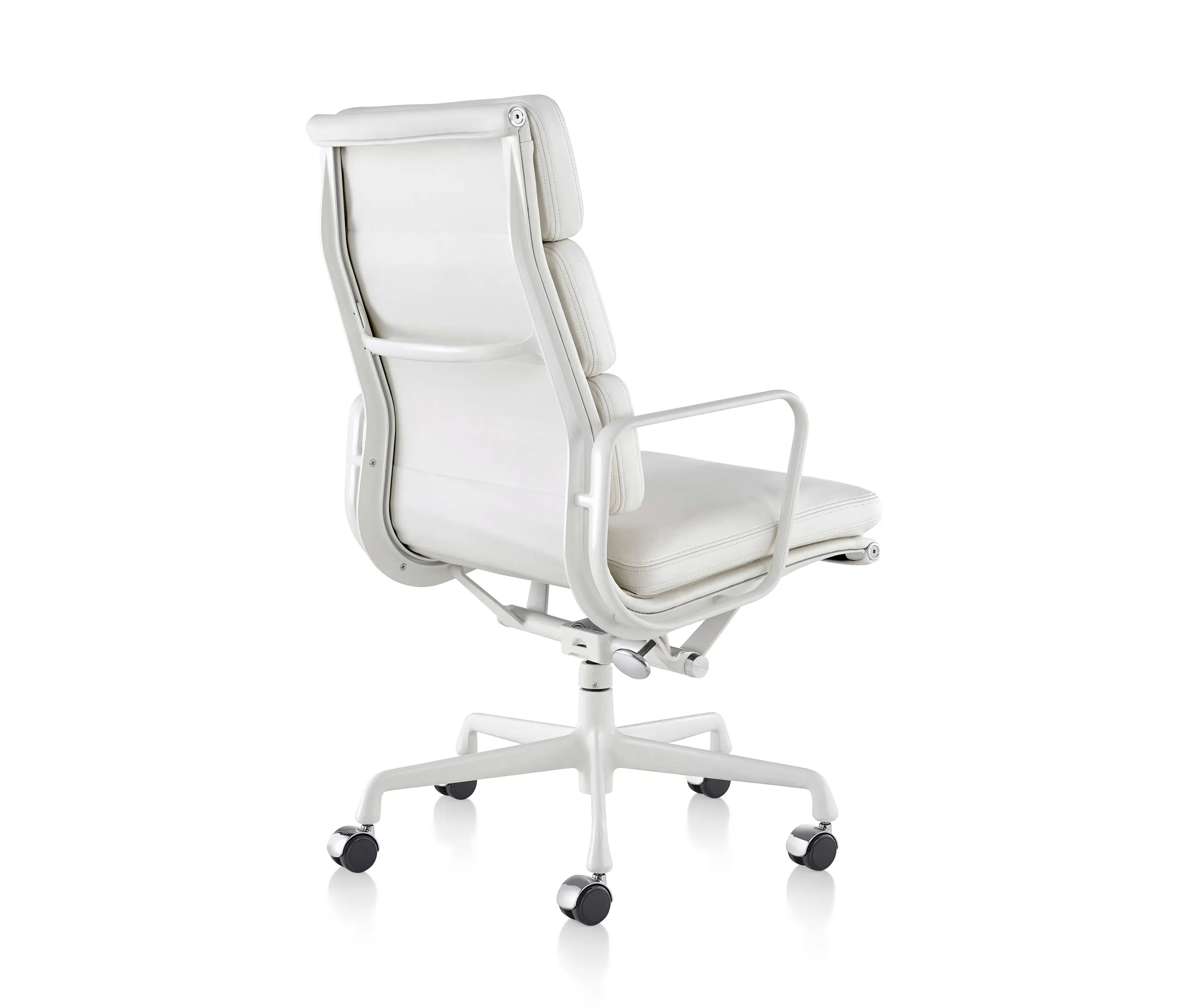 Herman Miller - Eames Soft Pad Group Executive Chair