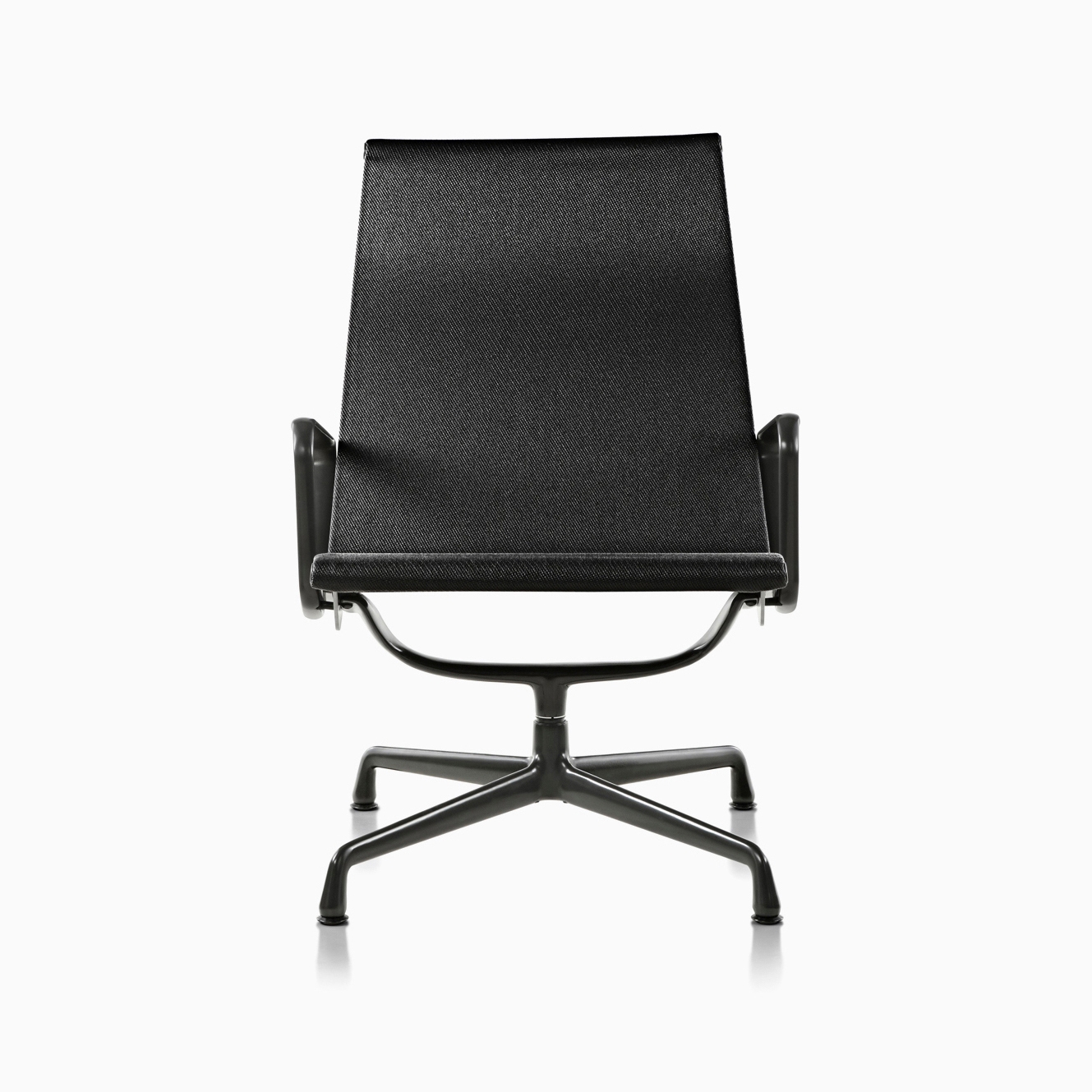 Mostra il prodotto Eames Aluminum Group Lounge Chair and Ottoman Outdoor del produttore Herman Miller