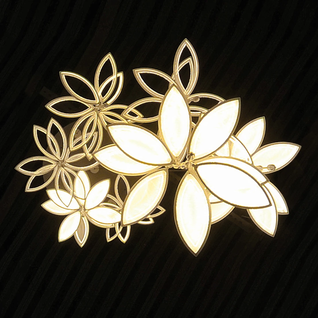 LIGHT ART