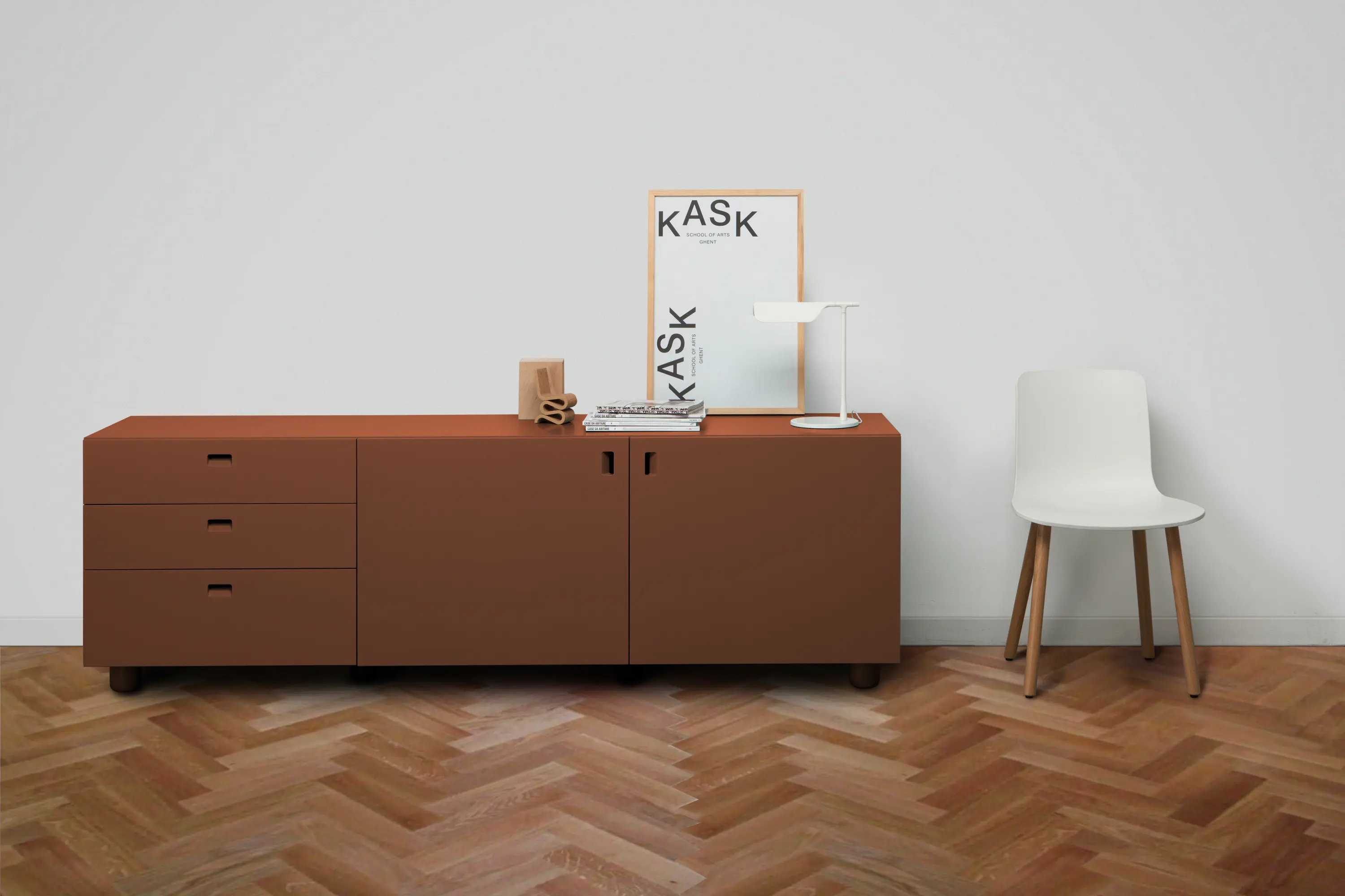 Quodes - Satellite cabinets on feet