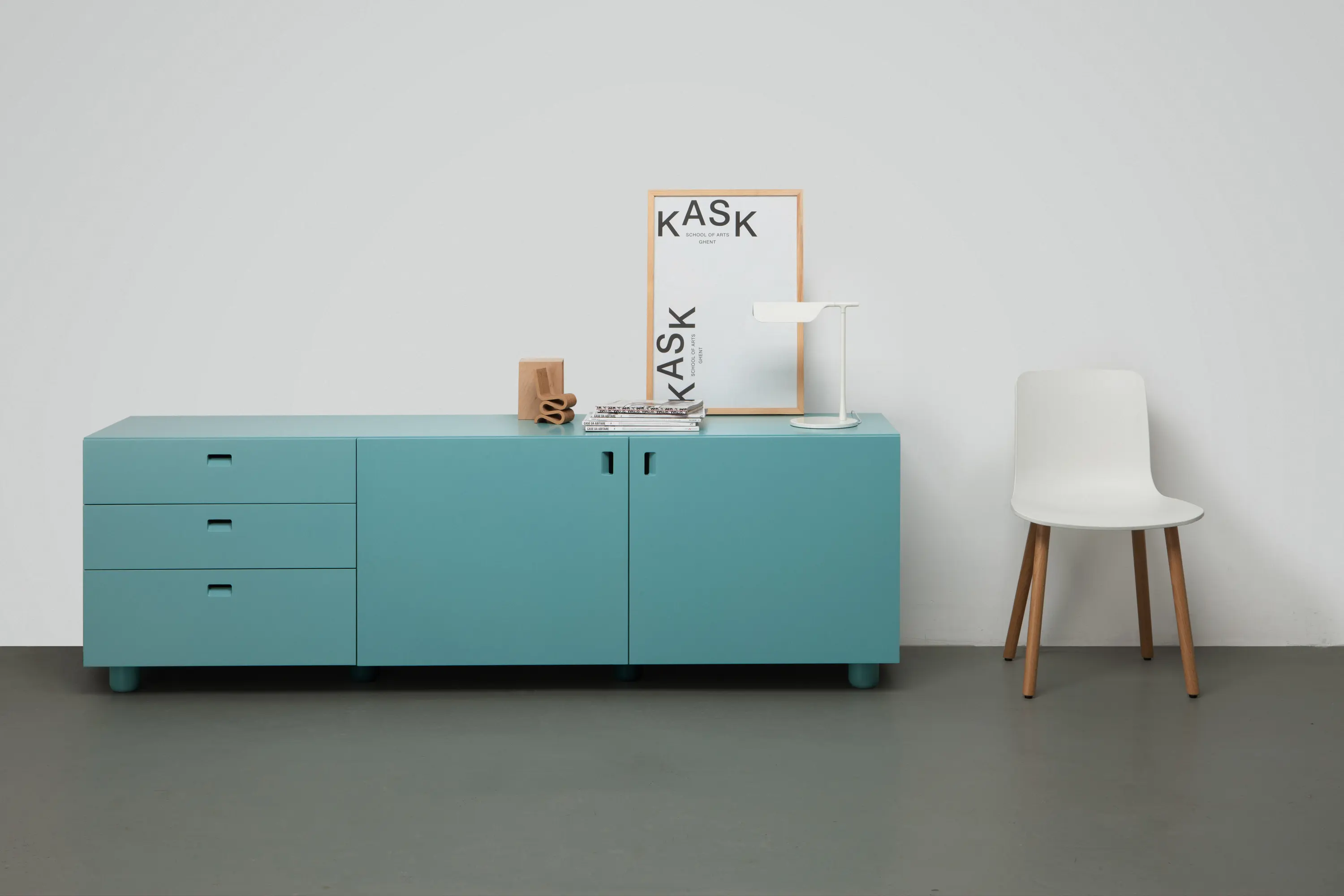 Quodes - Satellite cabinets on feet
