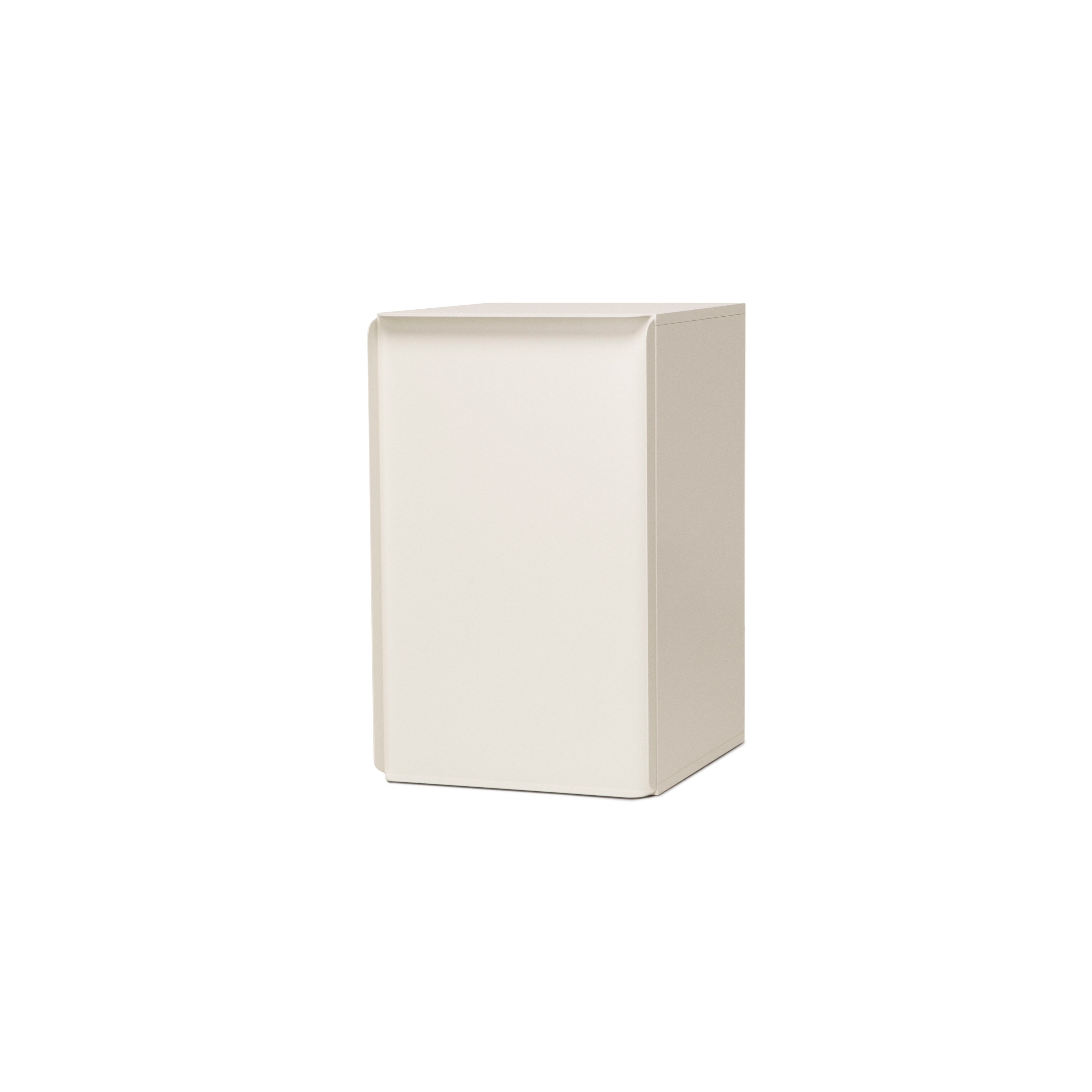 Display product Collar cabinet with door from manufacturer Quodes
