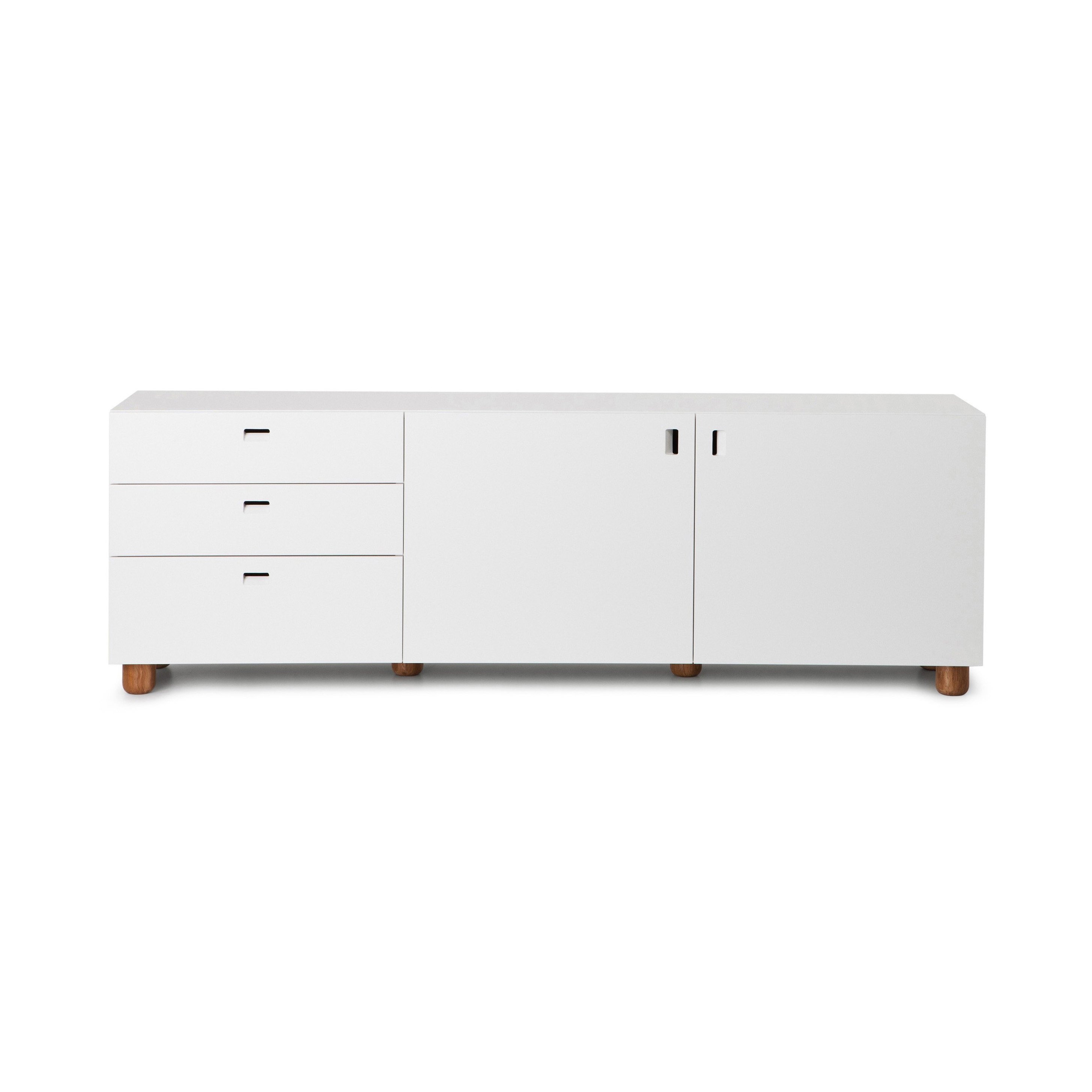 Satellite cabinets on feet