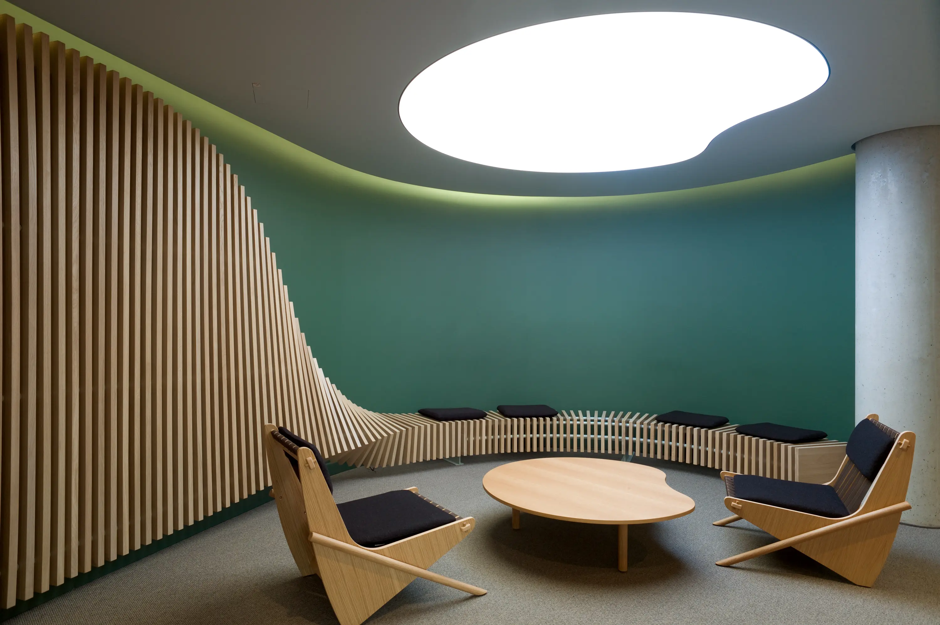 VS - Boomerang Chair