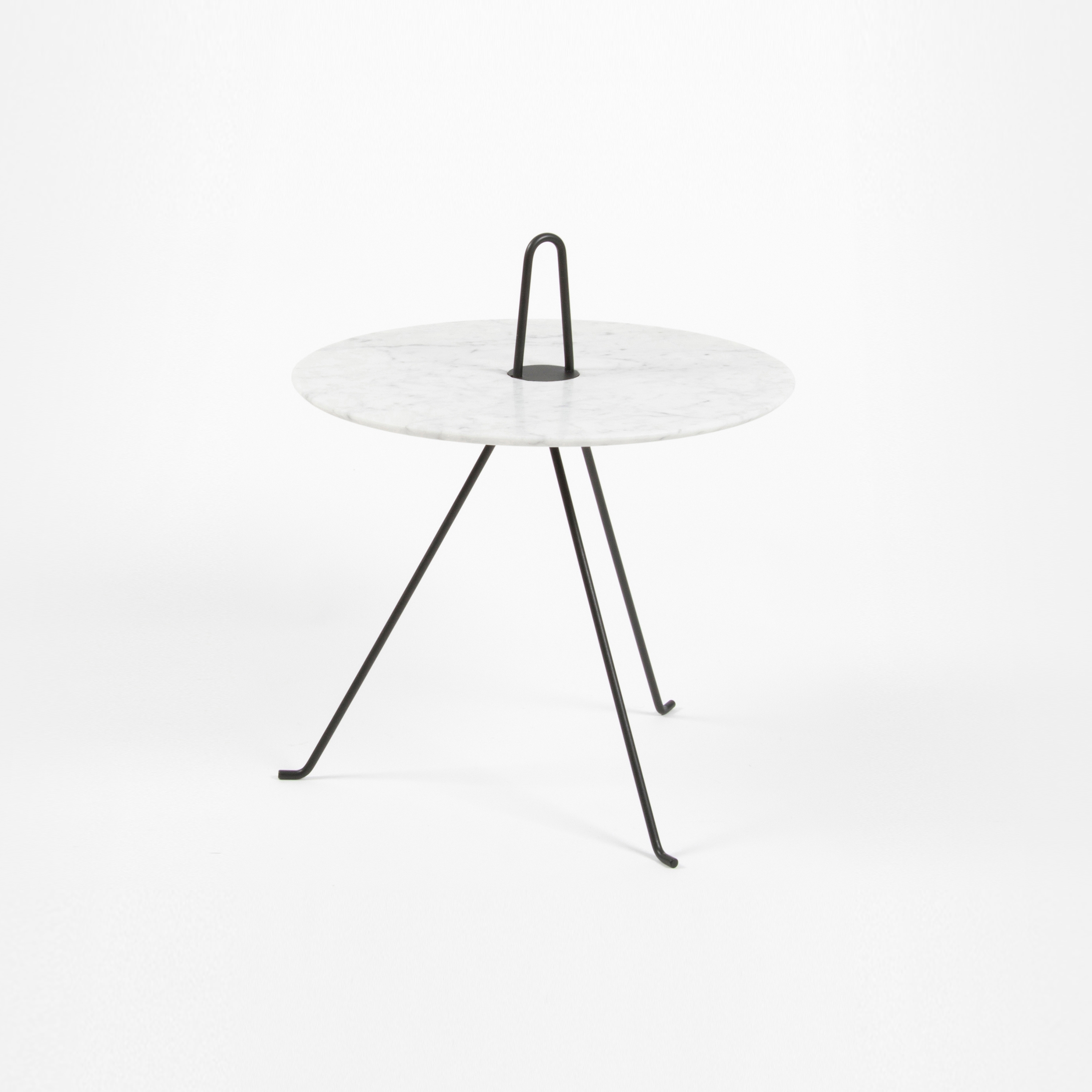 Afficher le produit Tipi - 37cm/Marble du fabricant Objekto