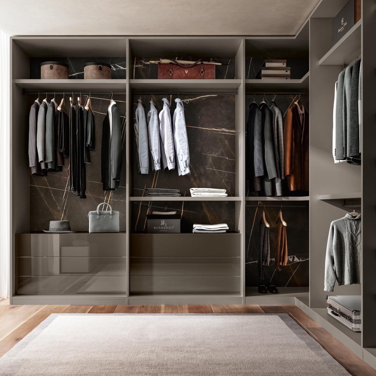 Display product Outfit Walk-in Closet - 1182 from manufacturer LAGO