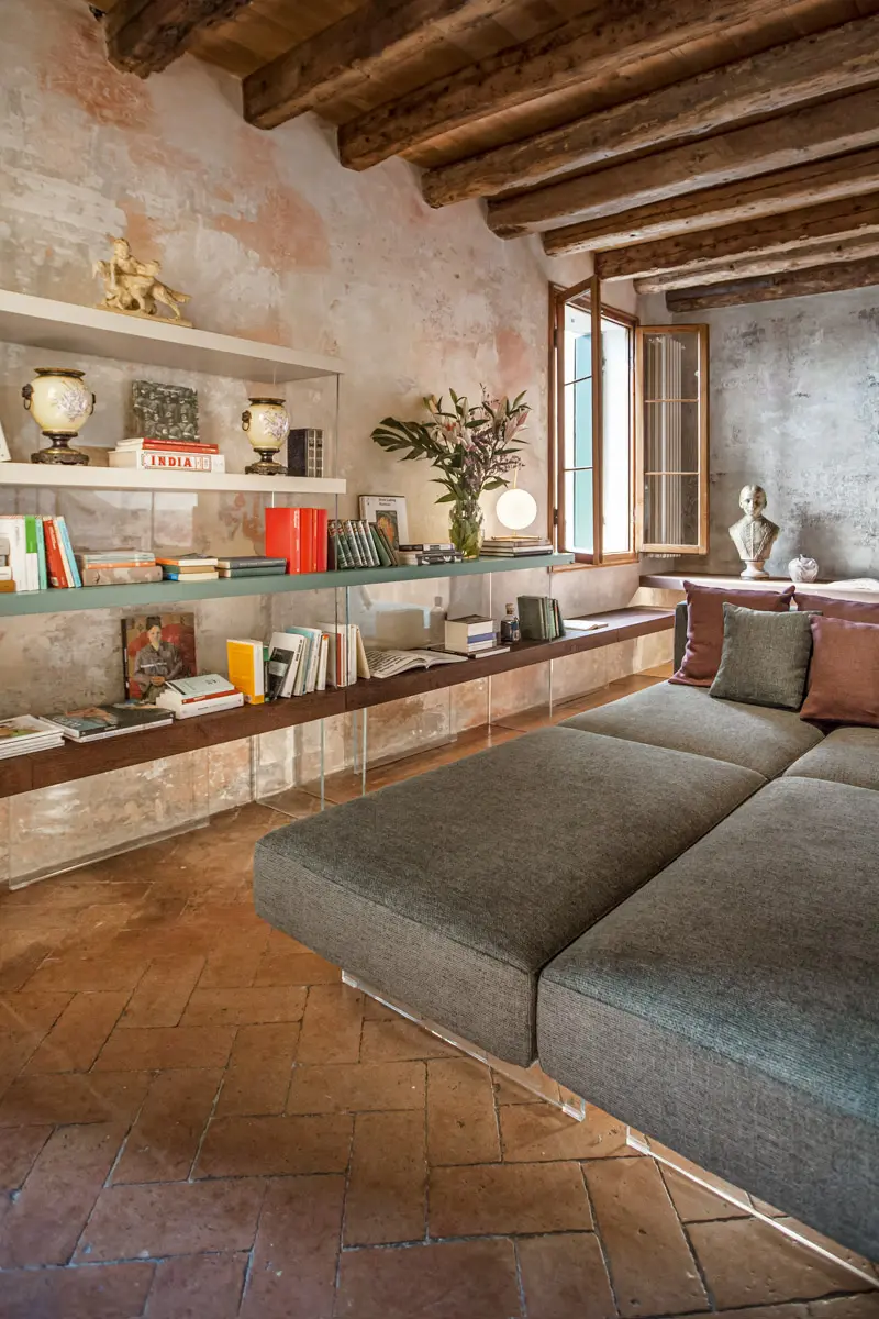 LAGO - Air Bookshelf - 1246